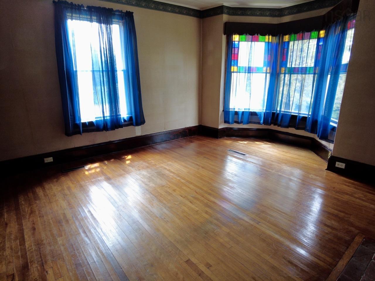 $319,000.00: 167 Lower Main Street, Oxford