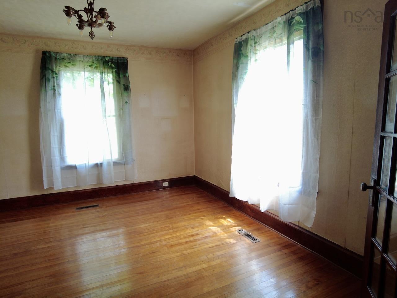 $319,000.00: 167 Lower Main Street, Oxford