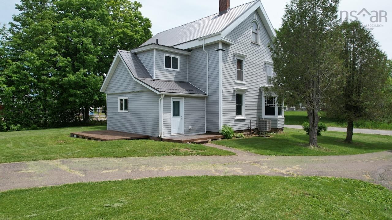 $319,000.00: 167 Lower Main Street, Oxford