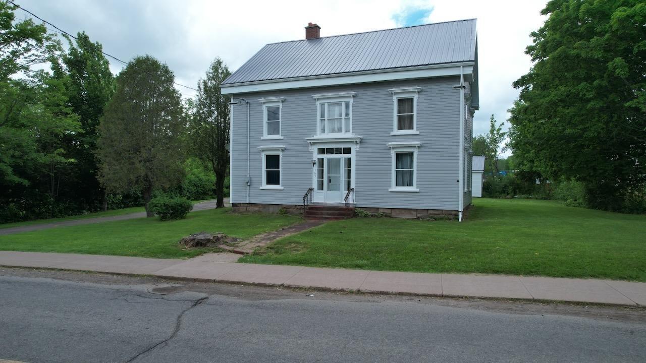 $319,000.00: 167 Lower Main Street, Oxford