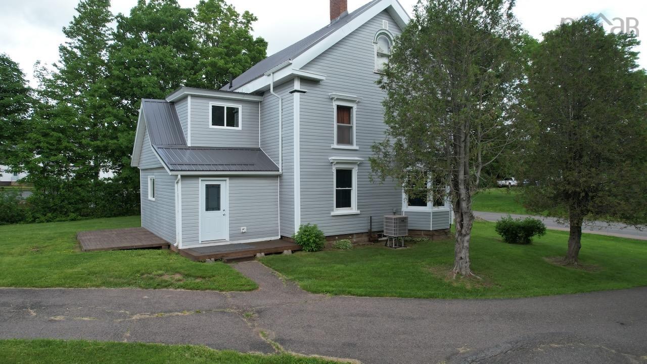 $319,000.00: 167 Lower Main Street, Oxford