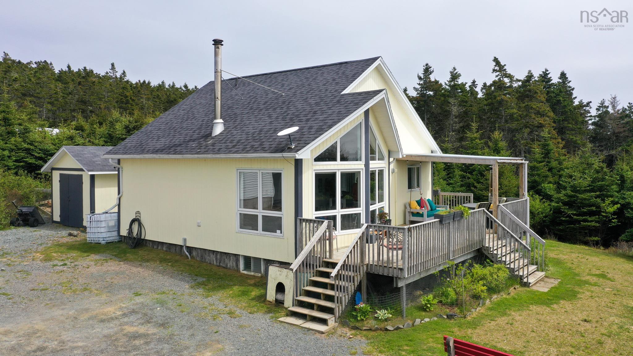 $724,900.00: 2446 Cape Gegogan Road, Goldenville
