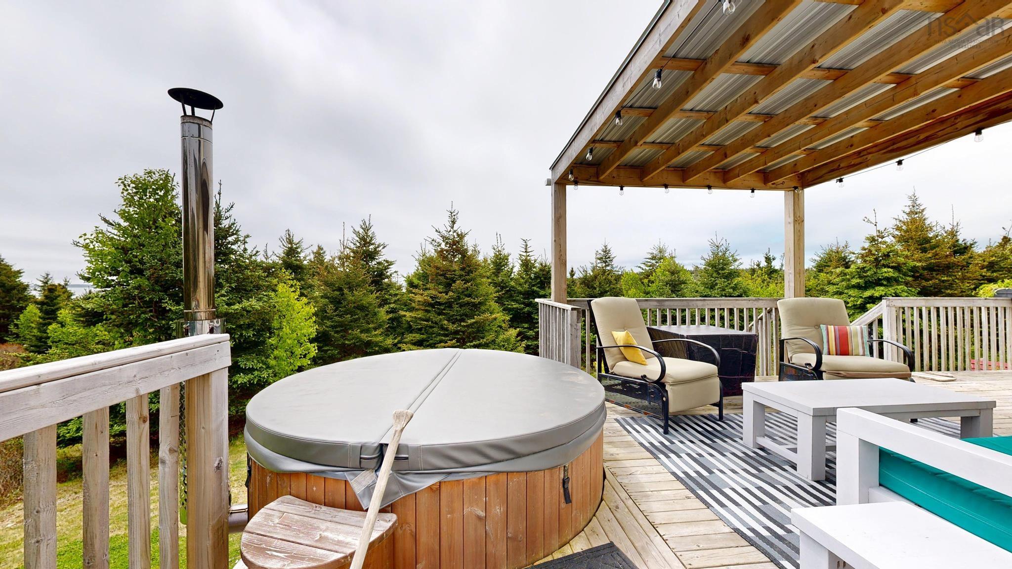 $724,900.00: 2446 Cape Gegogan Road, Goldenville