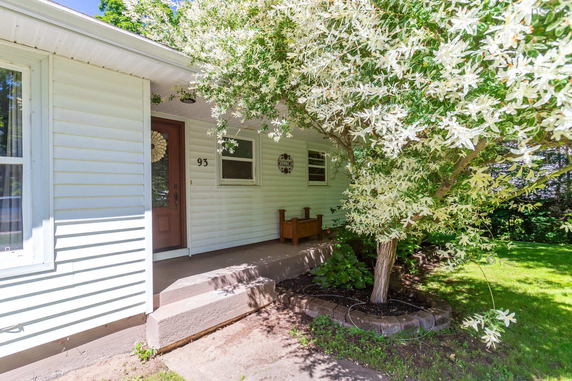 $359,500.00: 93 School Street, Middleton