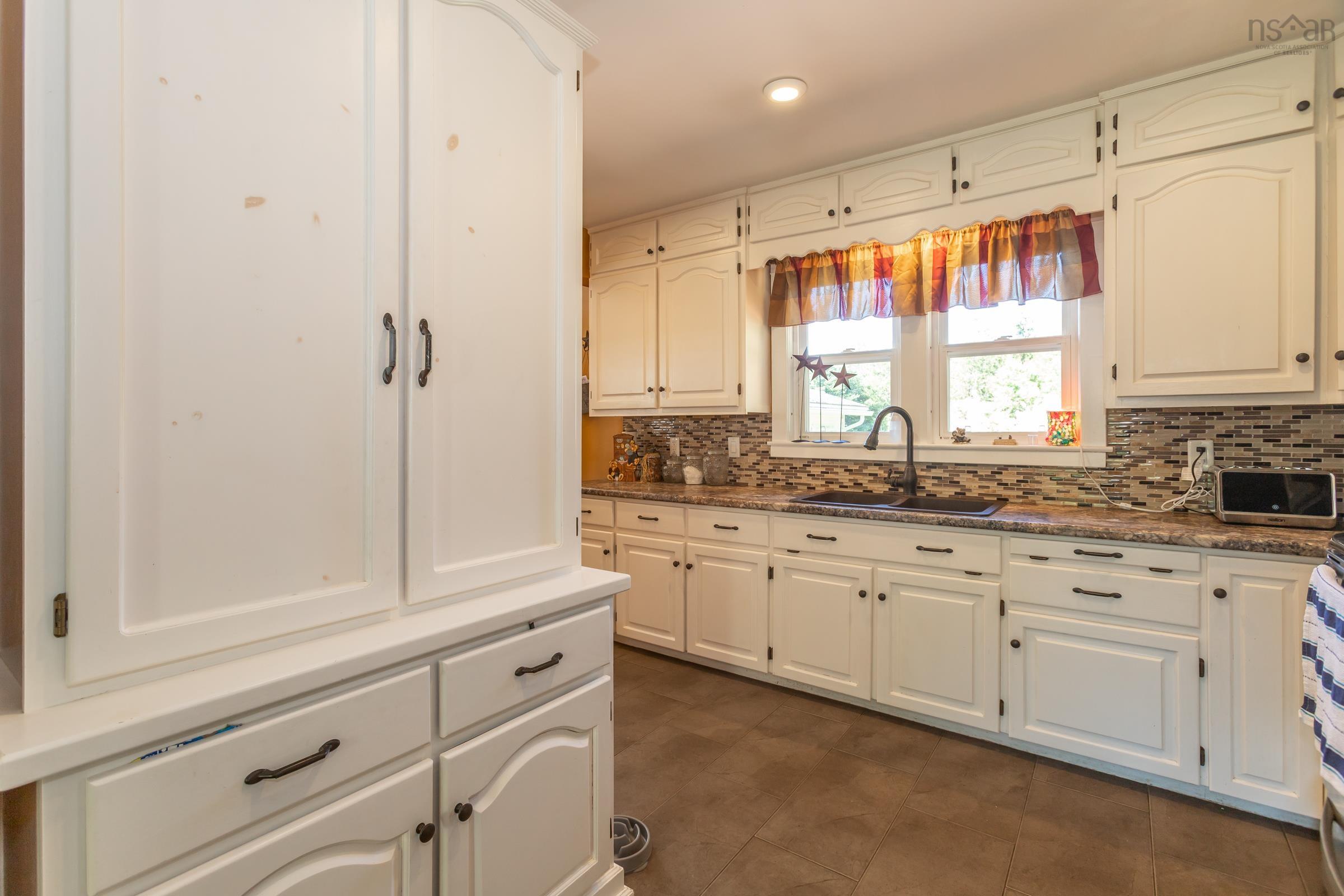$359,500.00: 93 School Street, Middleton