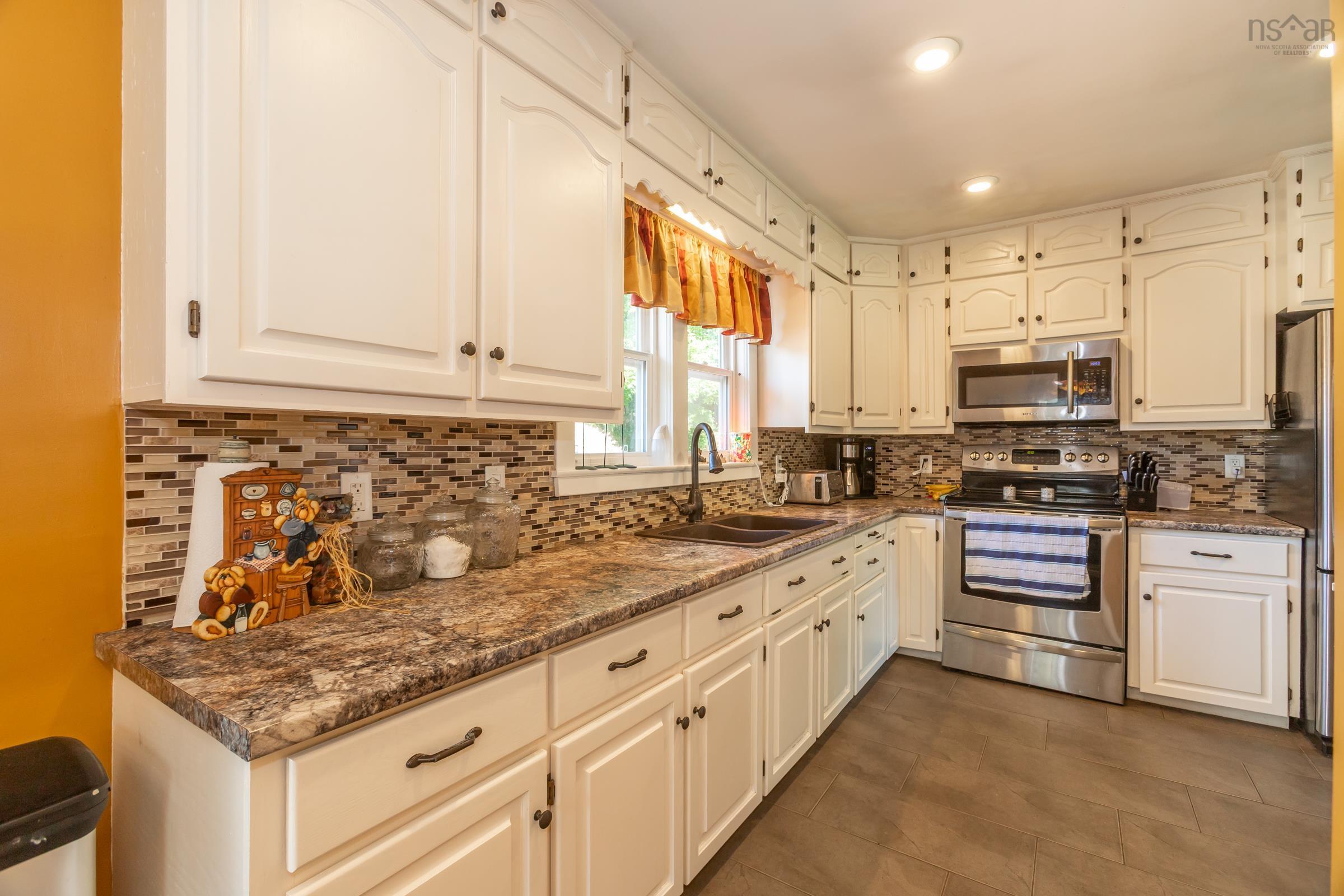 $359,500.00: 93 School Street, Middleton