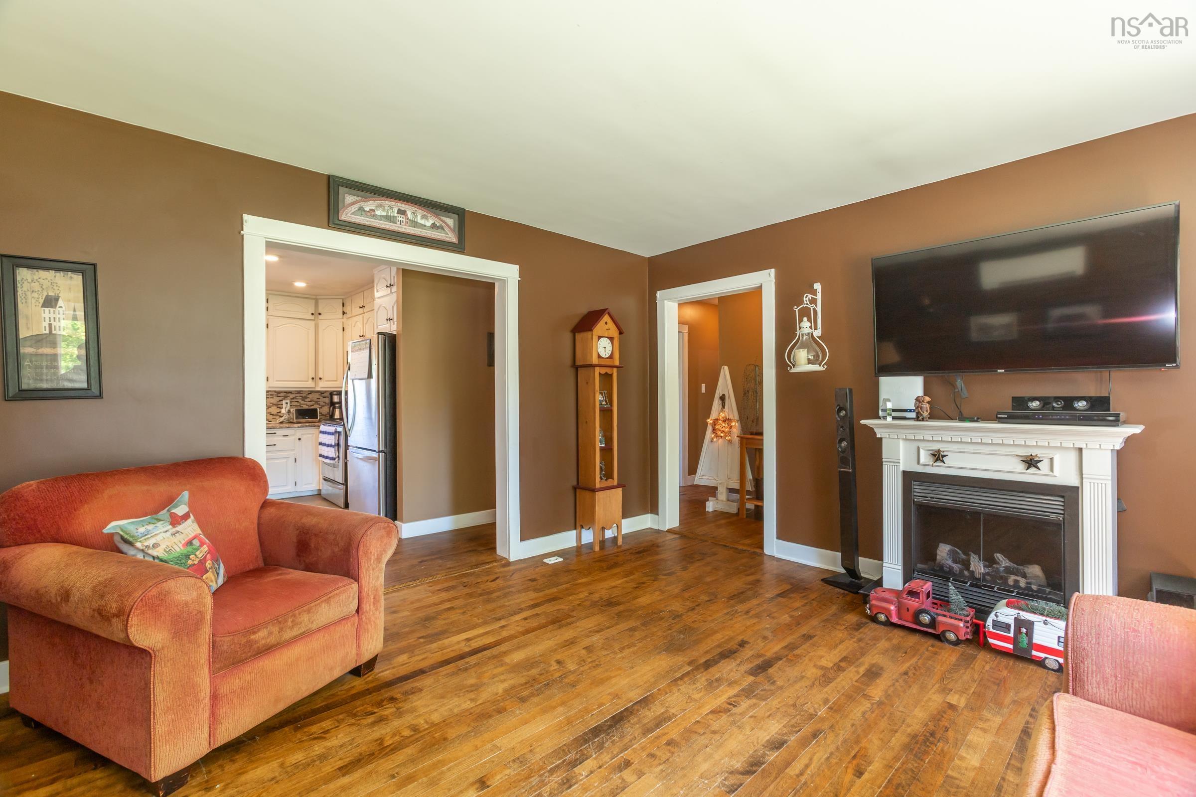 $359,500.00: 93 School Street, Middleton