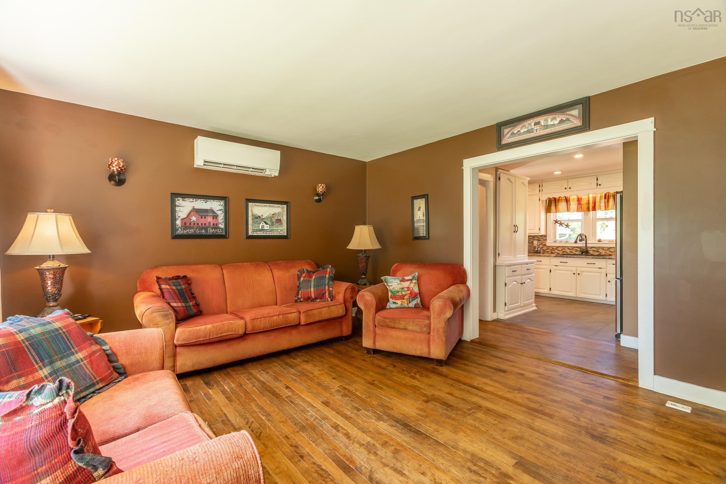 $359,500.00: 93 School Street, Middleton