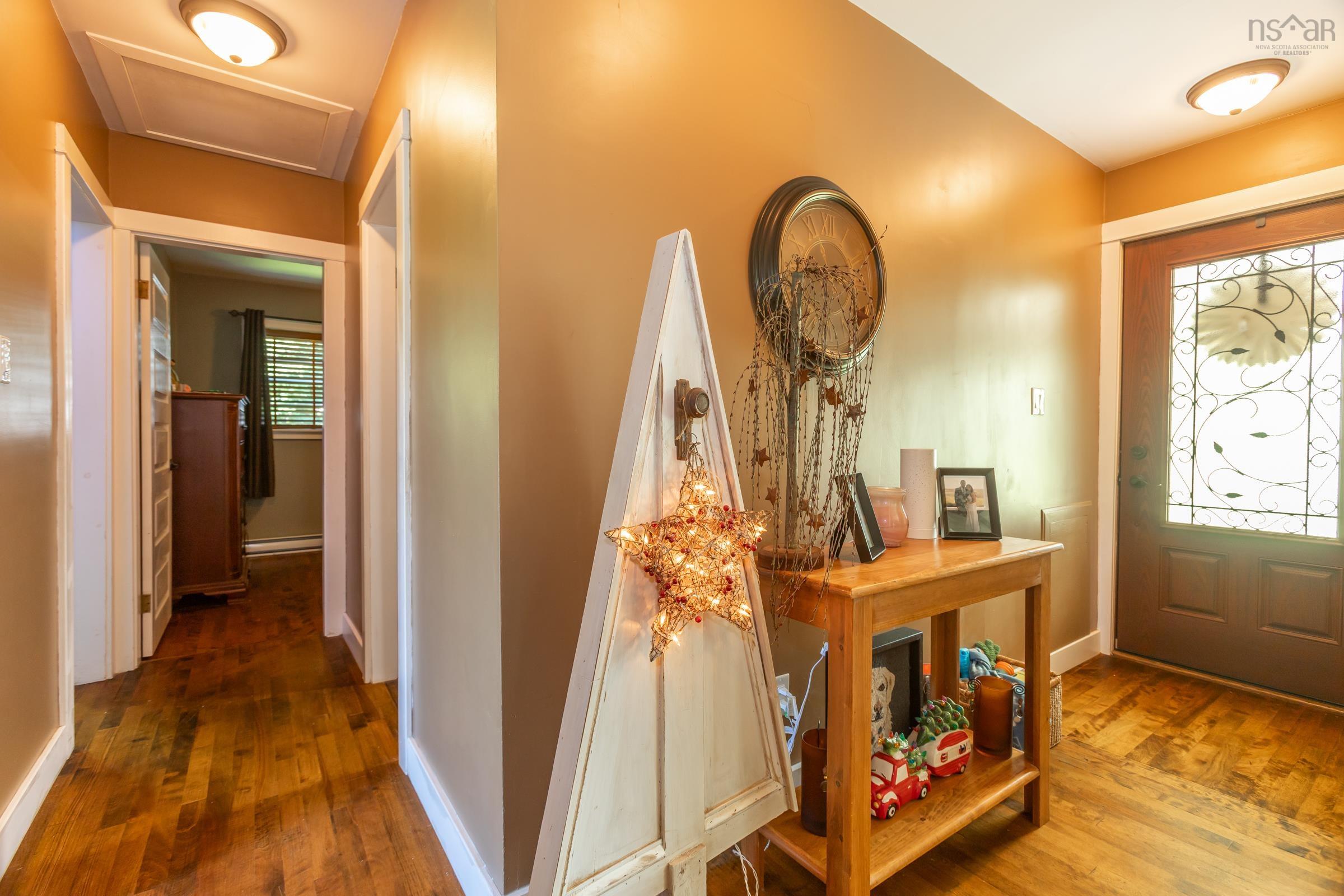 $359,500.00: 93 School Street, Middleton