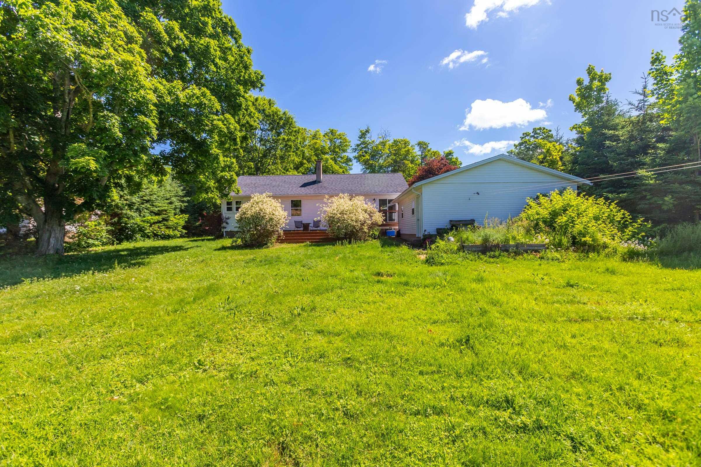 $359,500.00: 93 School Street, Middleton