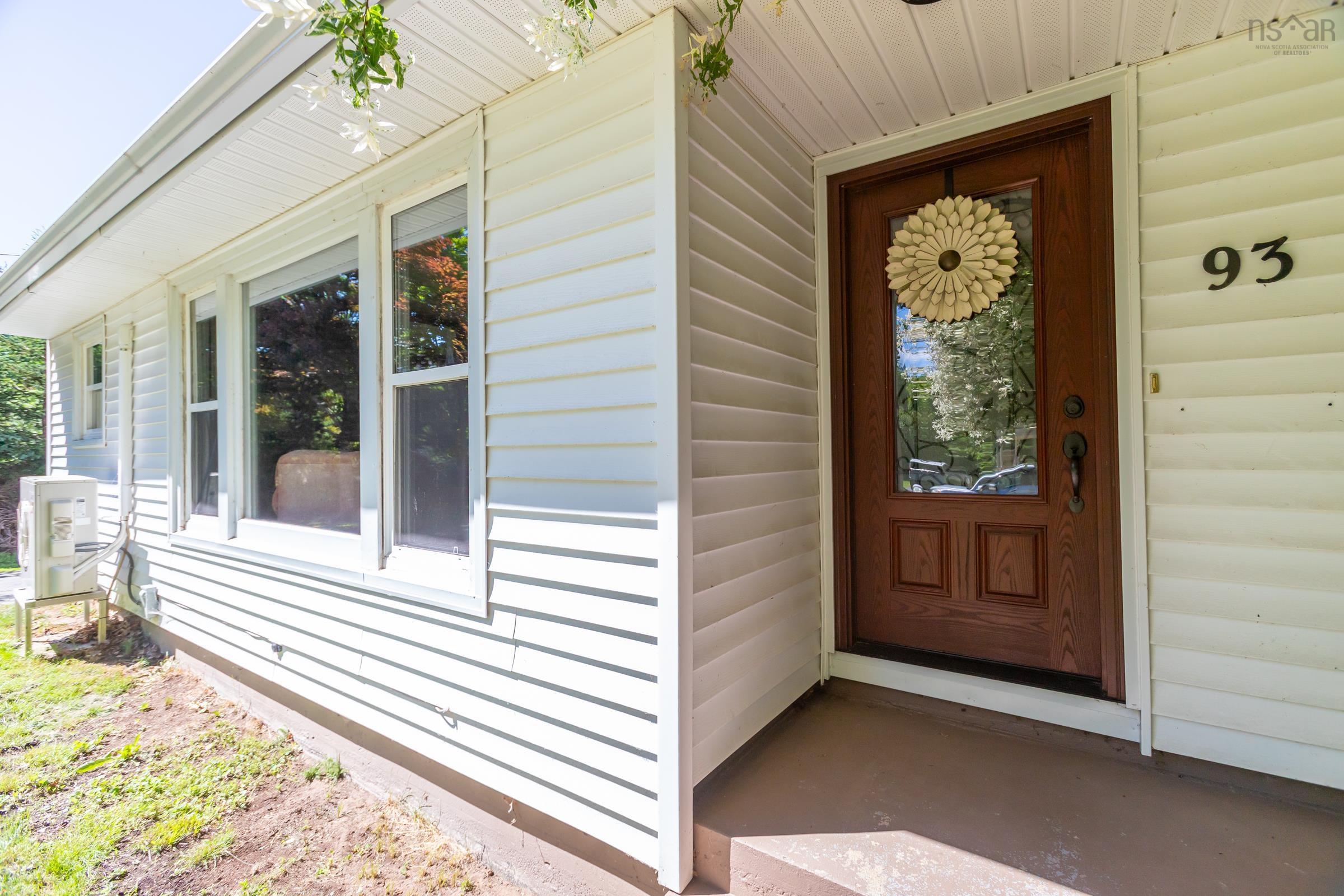 $359,500.00: 93 School Street, Middleton