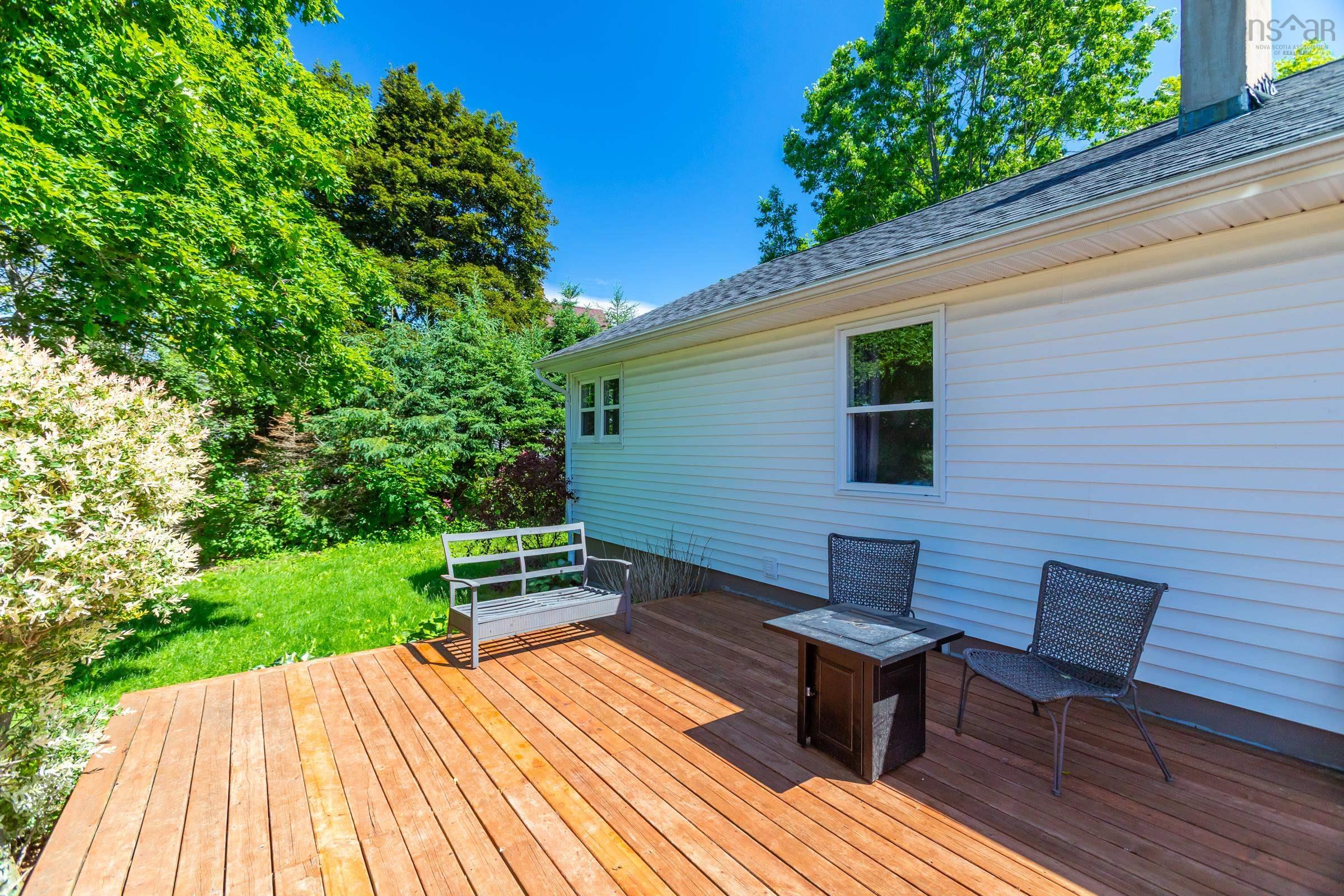 $359,500.00: 93 School Street, Middleton