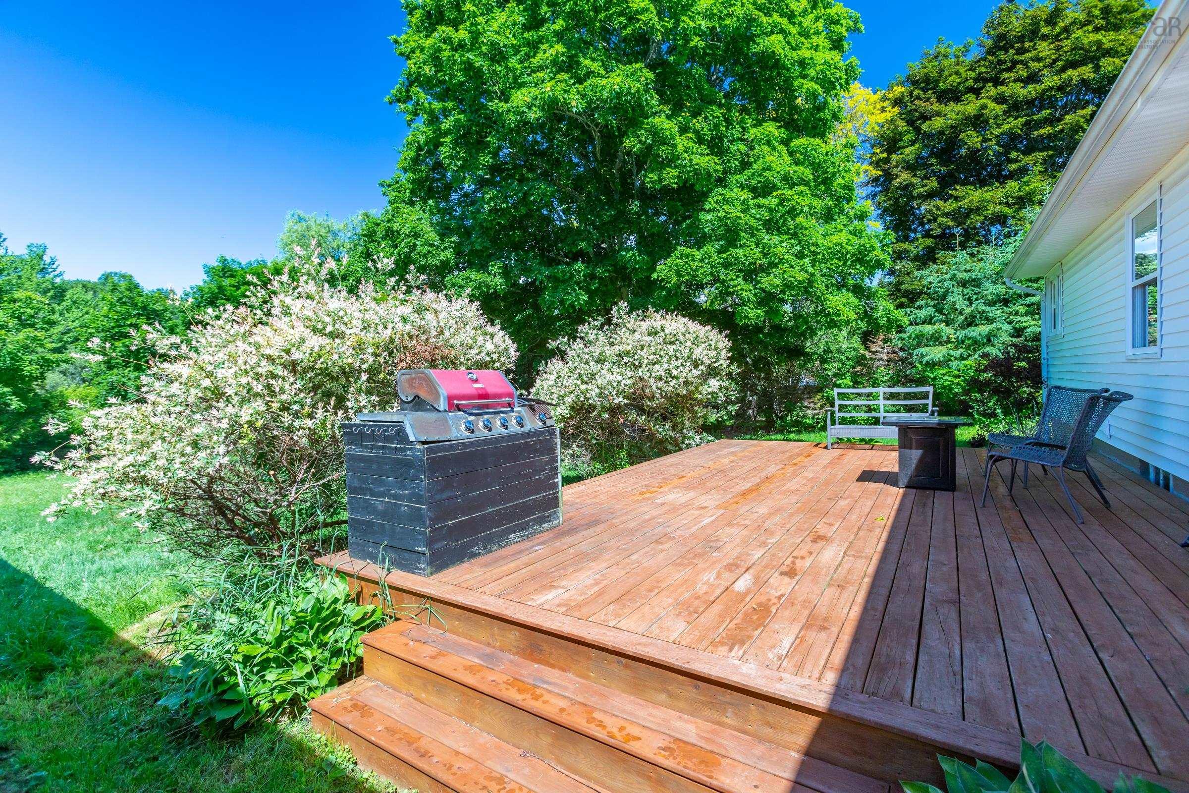 $359,500.00: 93 School Street, Middleton