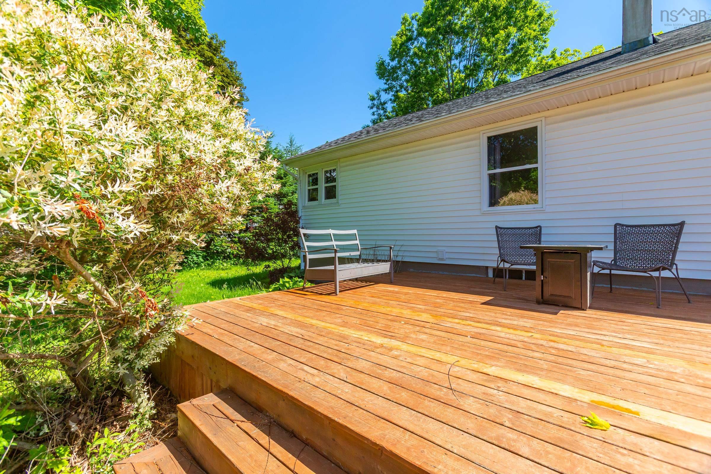 $359,500.00: 93 School Street, Middleton