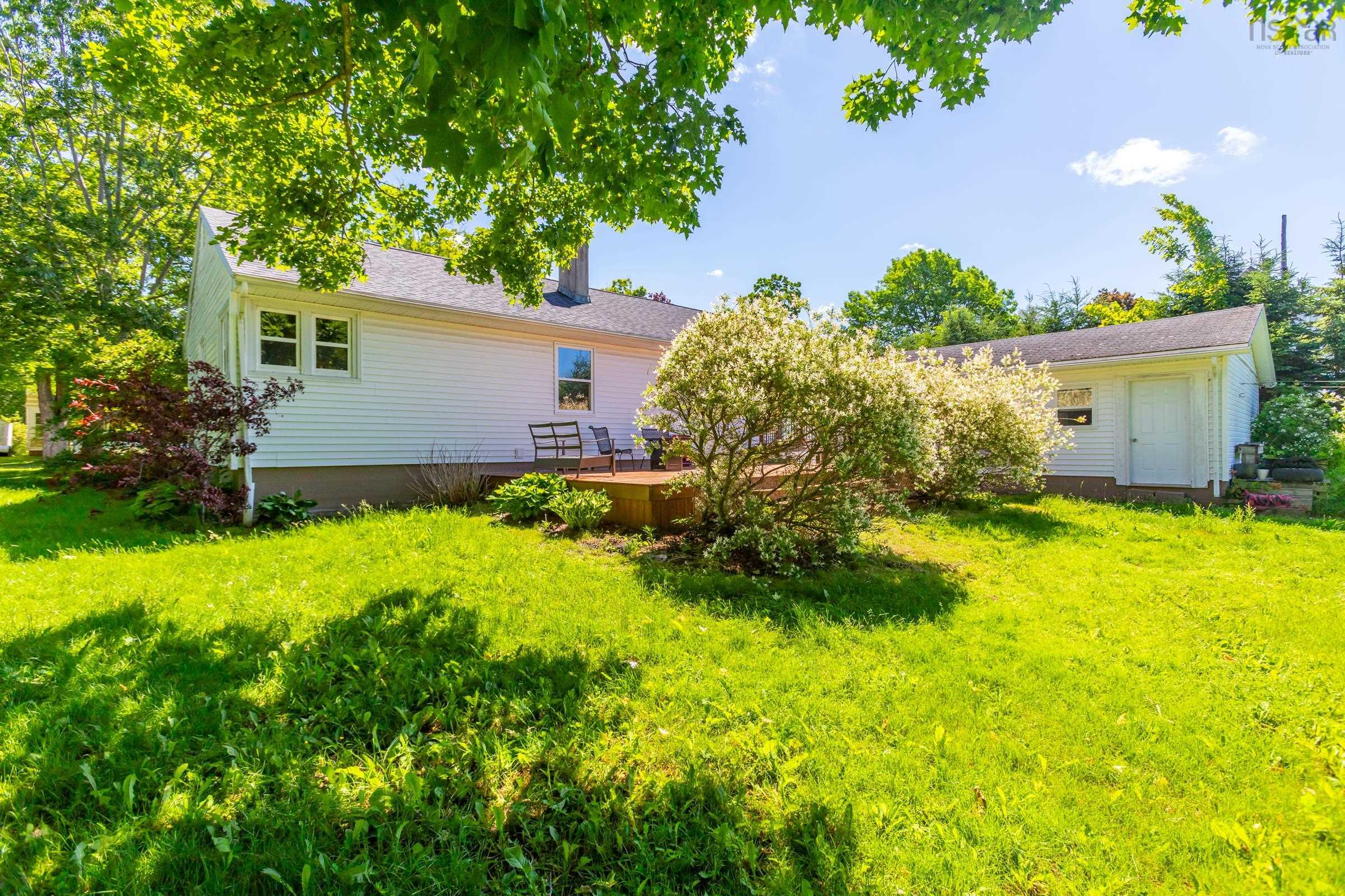 $359,500.00: 93 School Street, Middleton