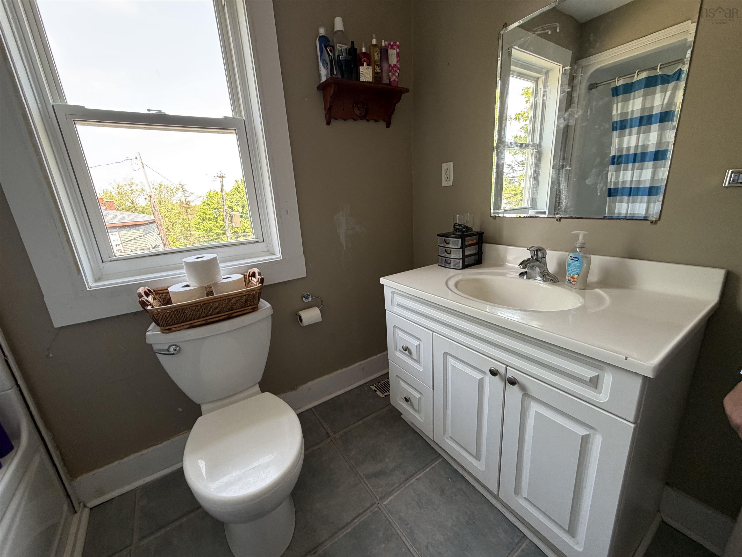 $229,900.00: 30-32 West Pleasant Street, Amherst