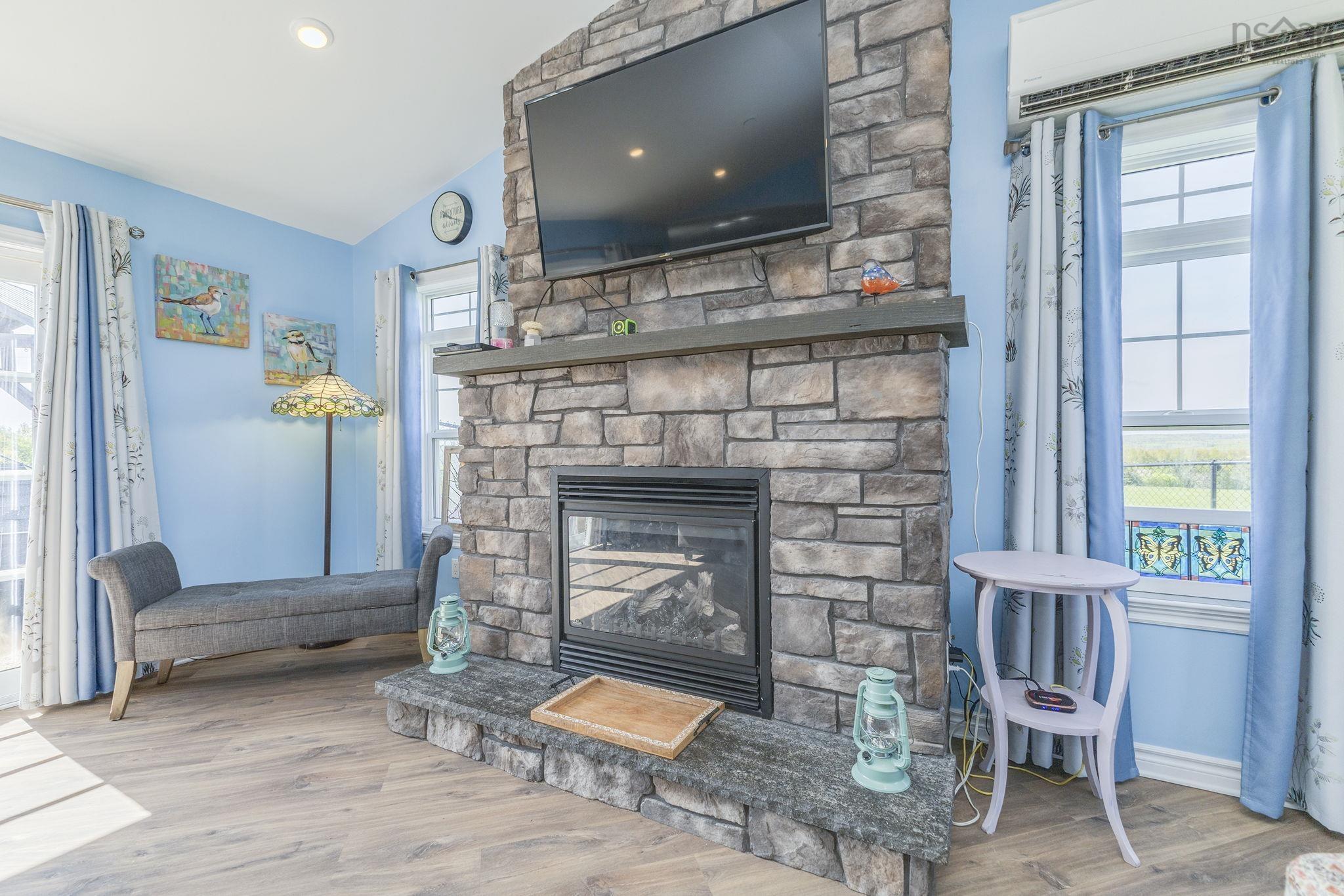 $699,900.00: 219 Green Hill Road, Alma