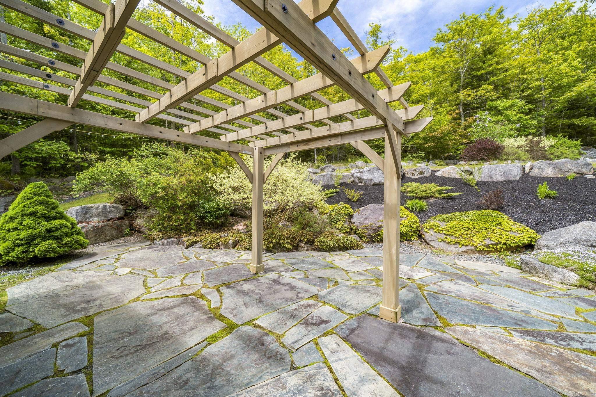 $1,912,500.00: 5 Confederation Avenue, Fall River
