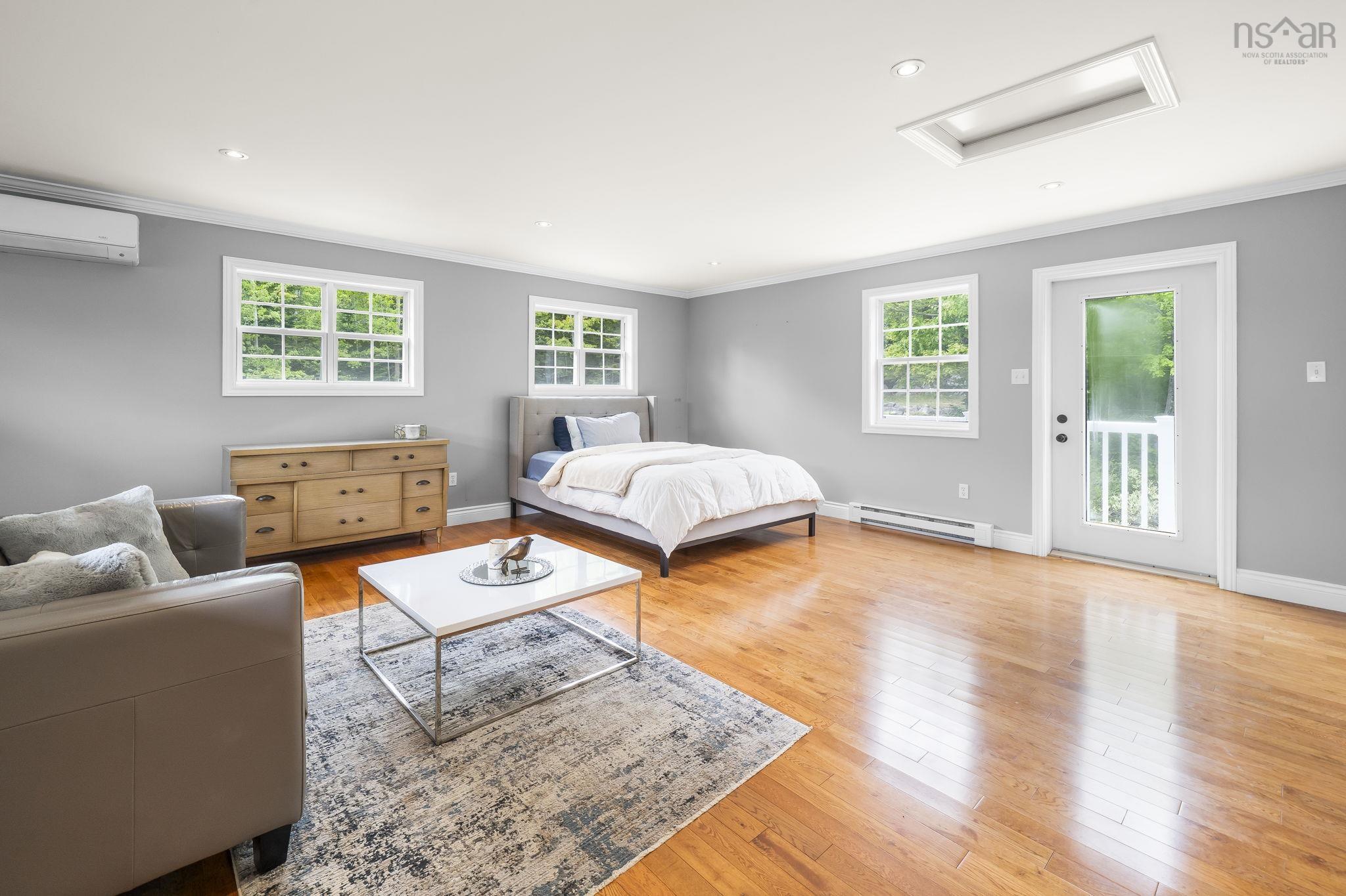 $1,912,500.00: 5 Confederation Avenue, Fall River