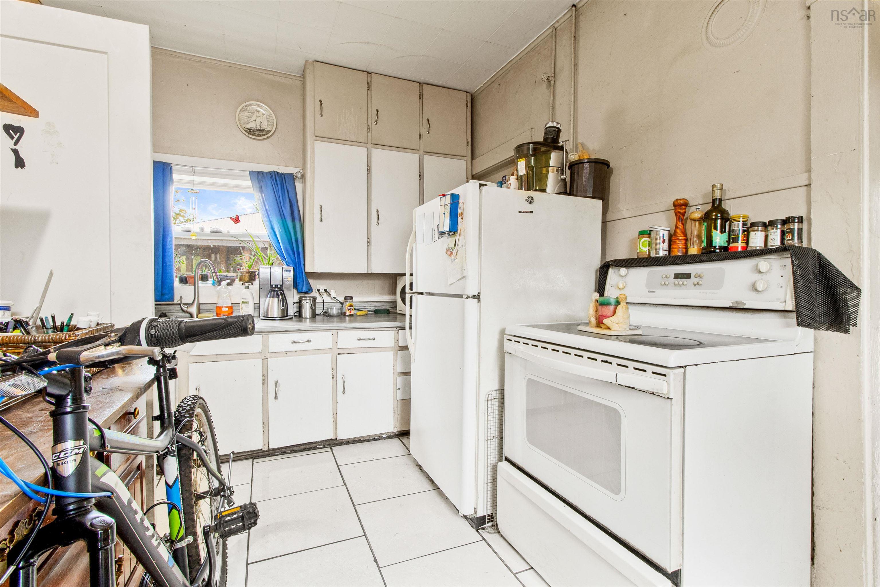 $359,900.00: 32 Pleasant Street, Truro