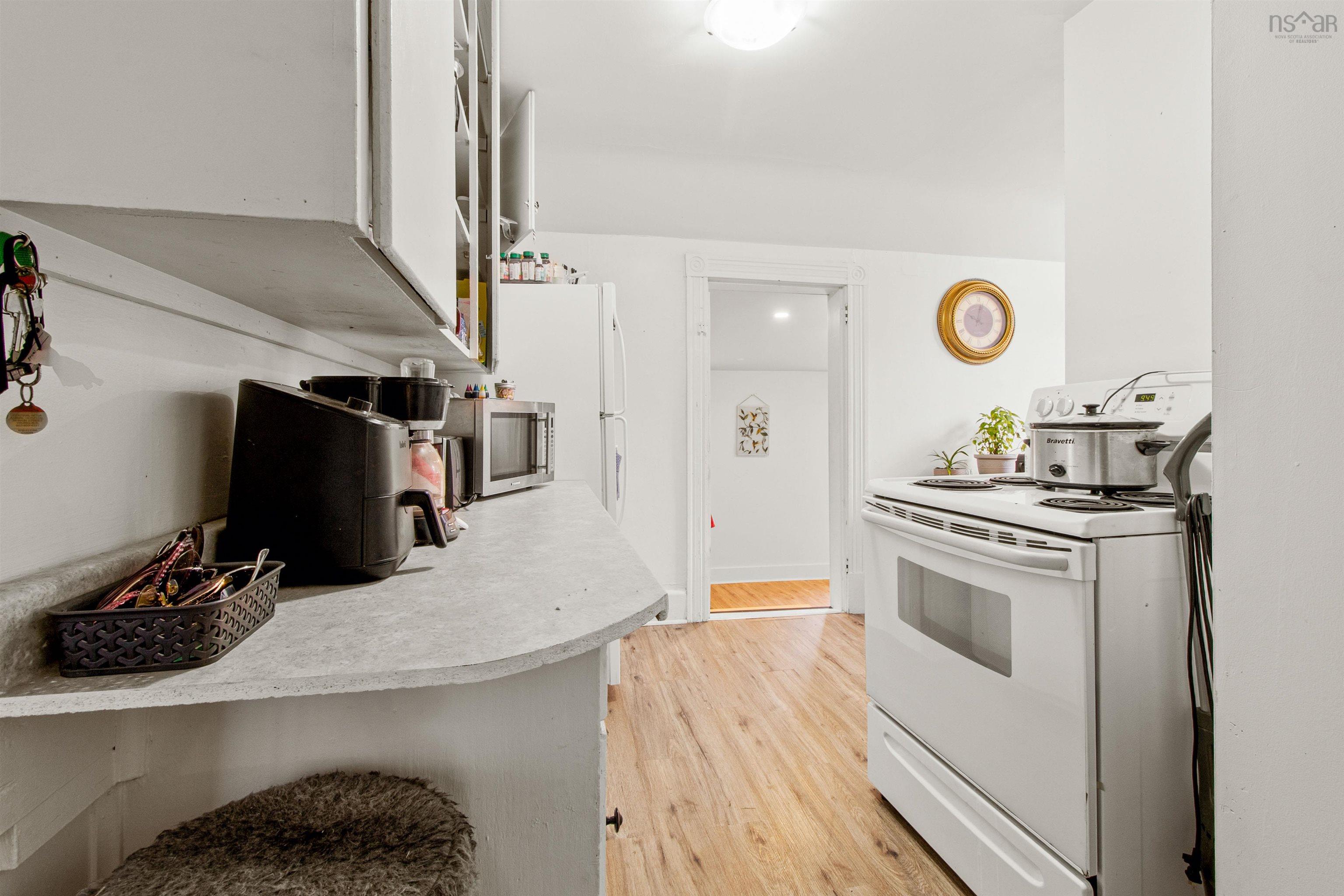 $359,900.00: 32 Pleasant Street, Truro