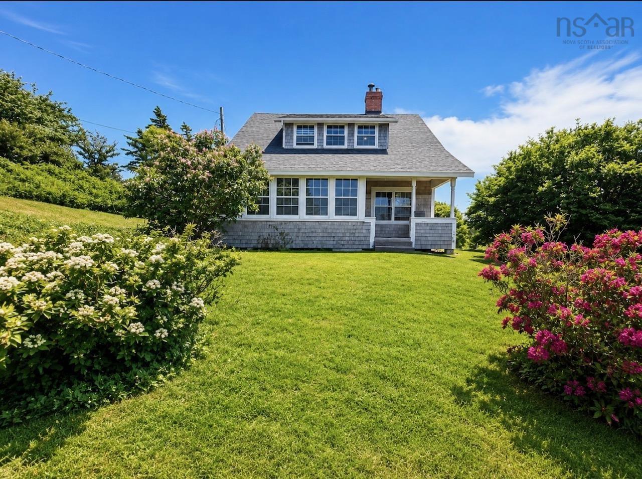 $499,990.00: 373 Lake Darling Road, Short Beach