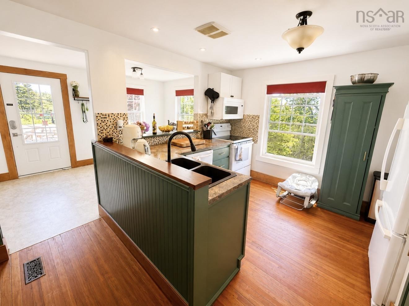 $499,990.00: 373 Lake Darling Road, Short Beach