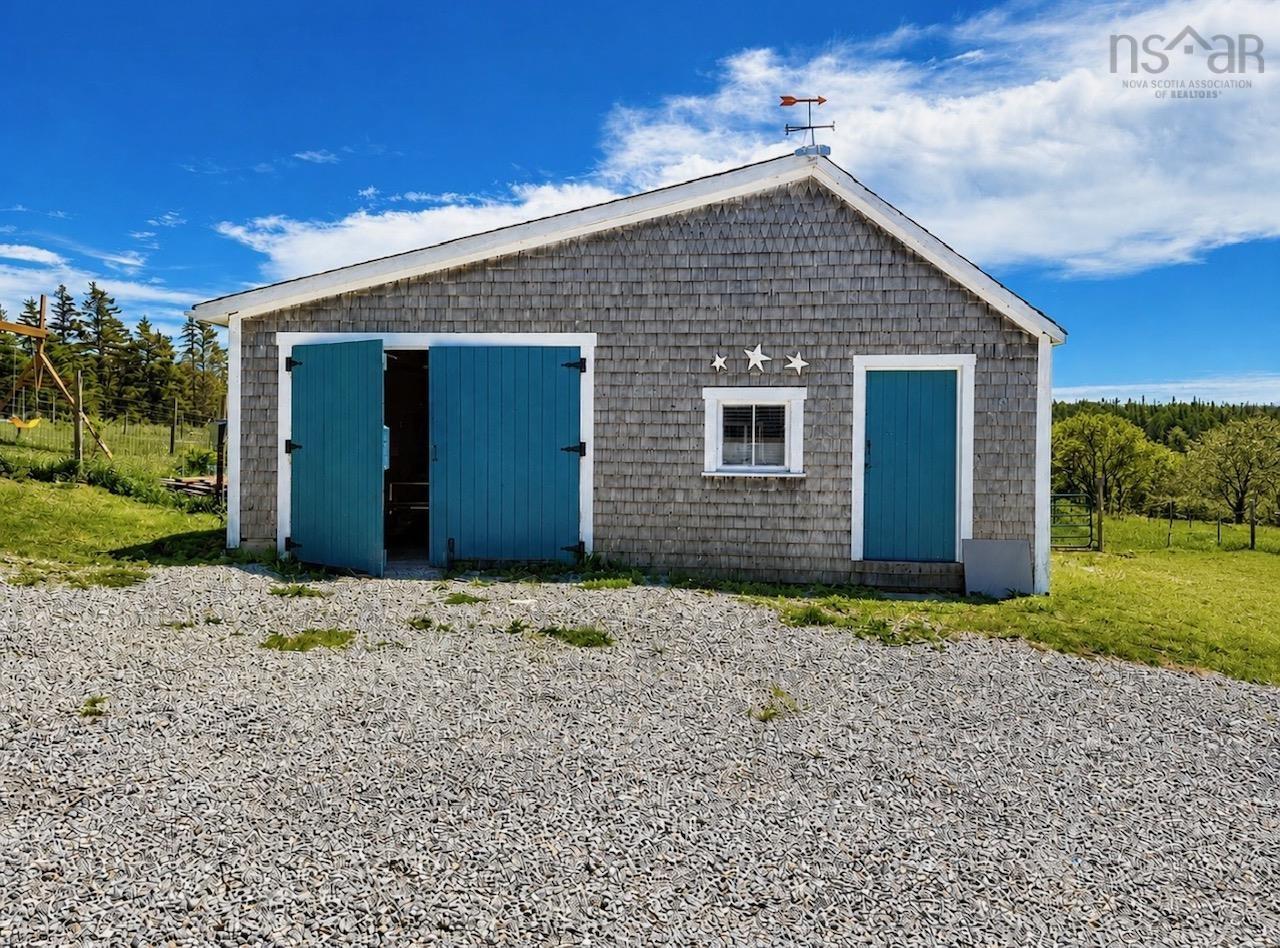 $499,990.00: 373 Lake Darling Road, Short Beach