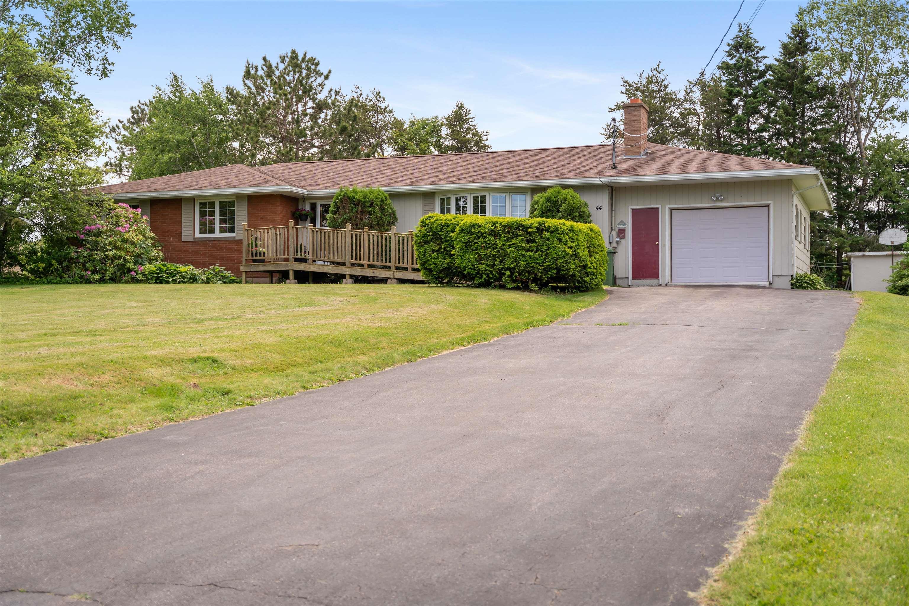 44 Meadow Park Drive, East Amherst, NS (MLS® 202615280)
