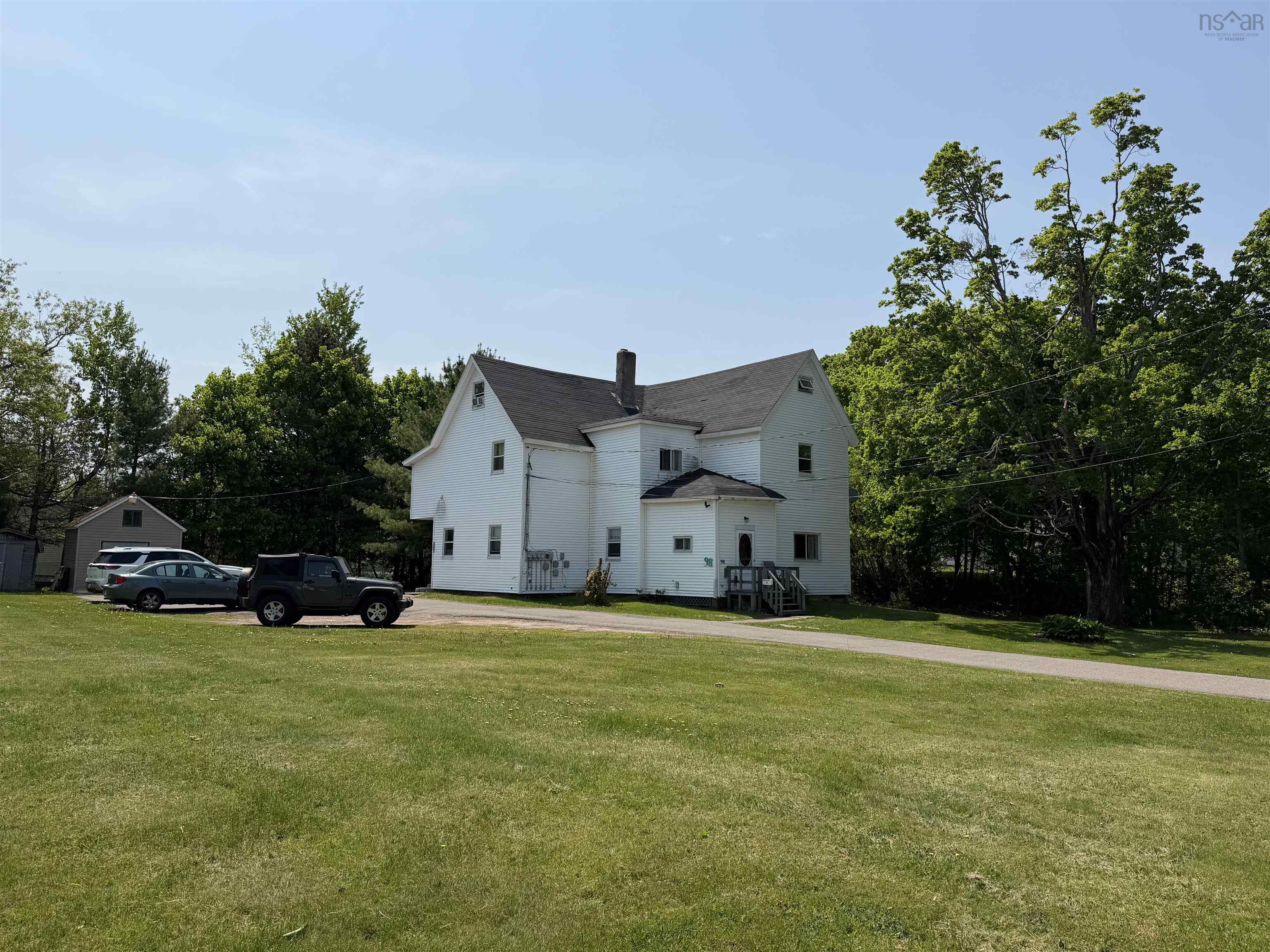 $339,900.00: 98 Victoria Street W, Amherst