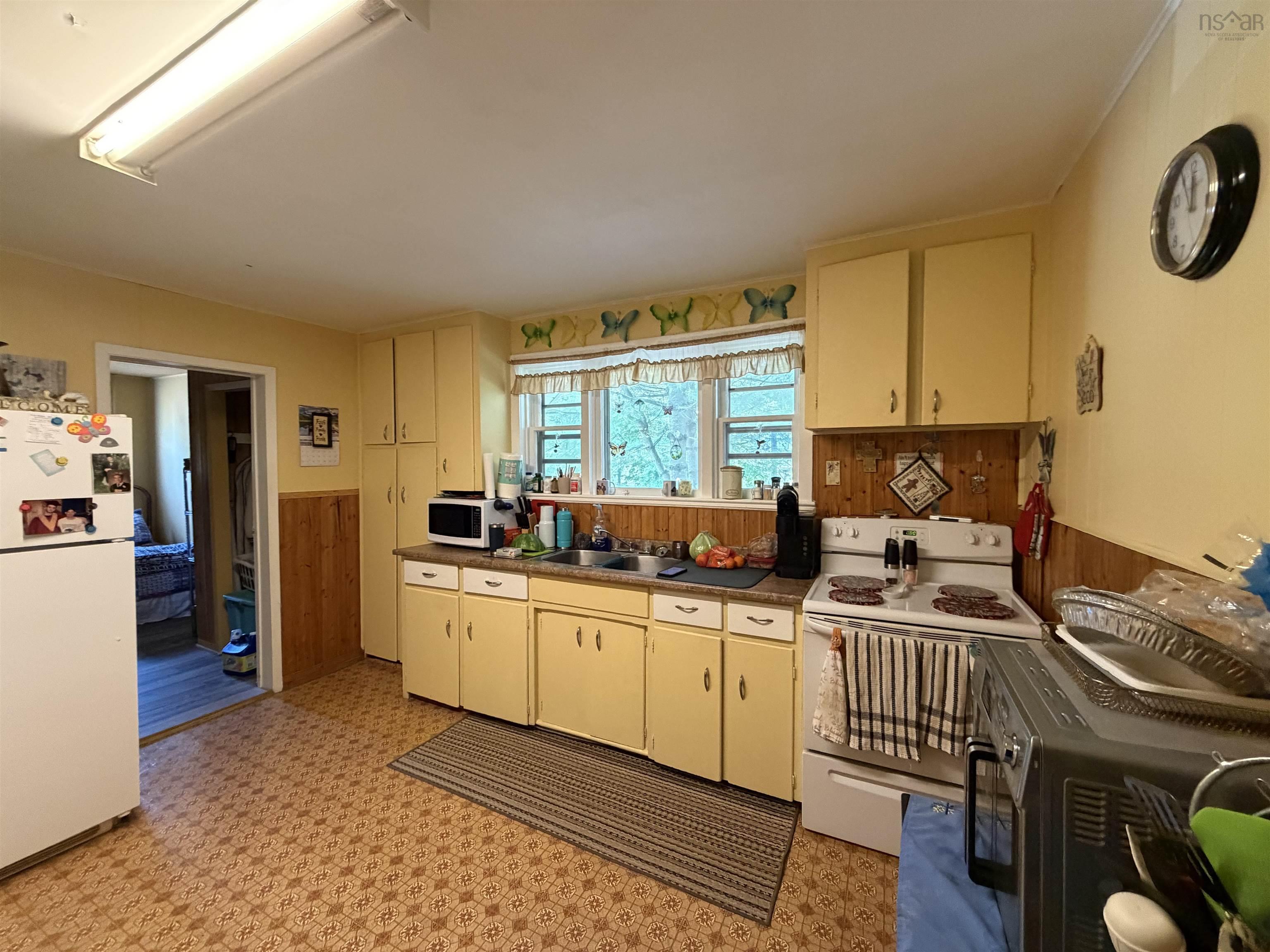 $339,900.00: 98 Victoria Street W, Amherst