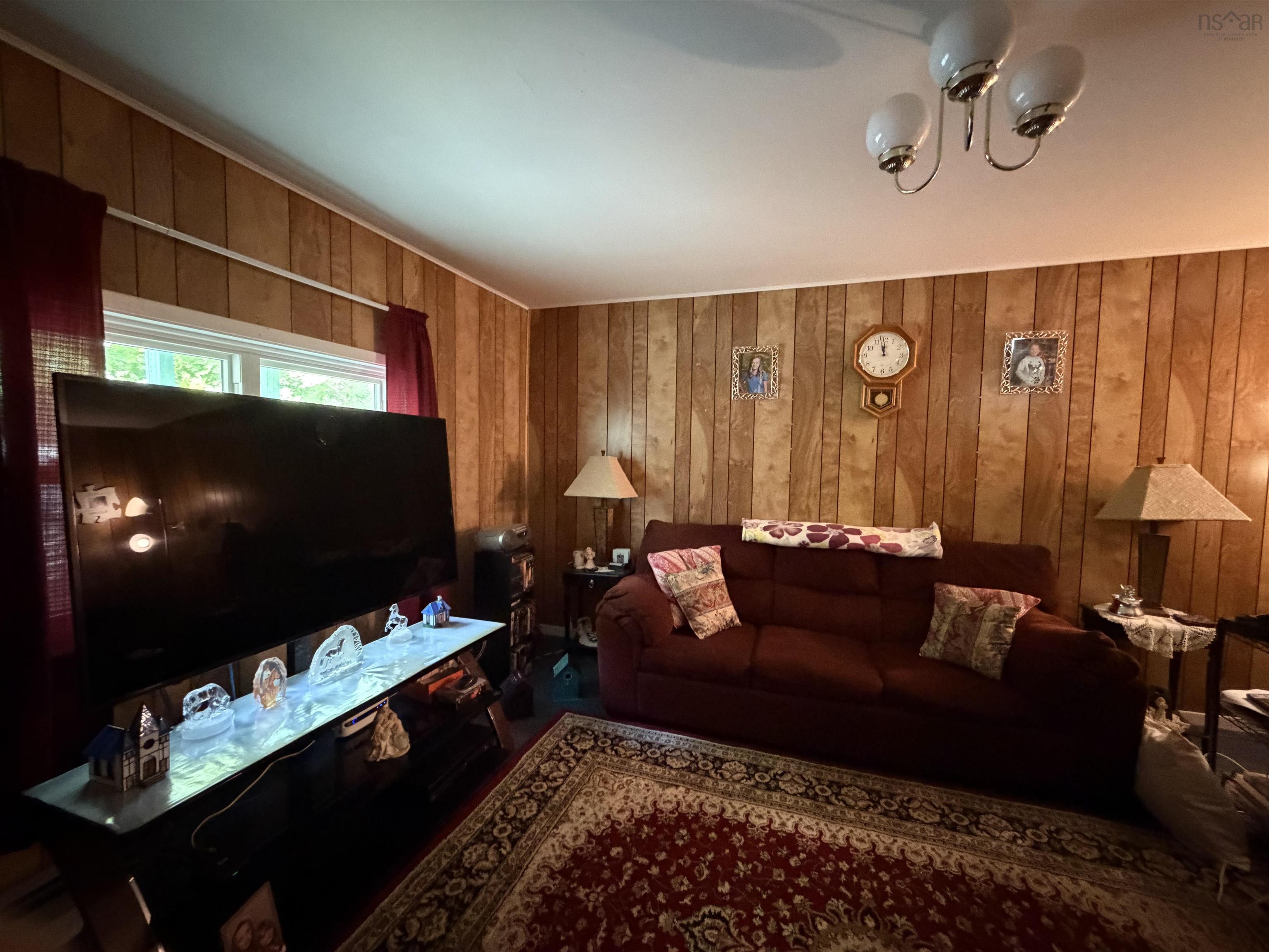 $339,900.00: 98 Victoria Street W, Amherst
