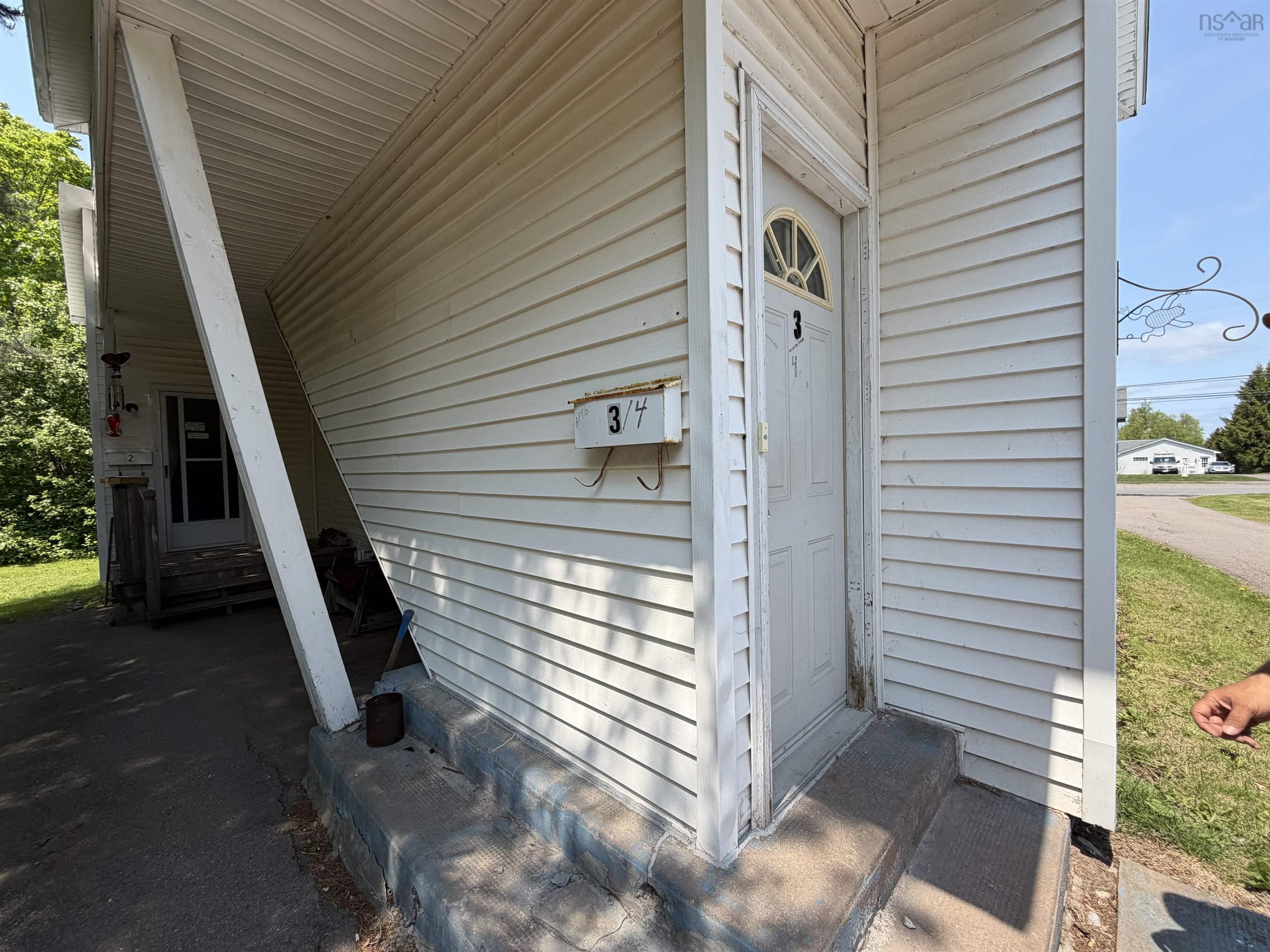 $339,900.00: 98 Victoria Street W, Amherst