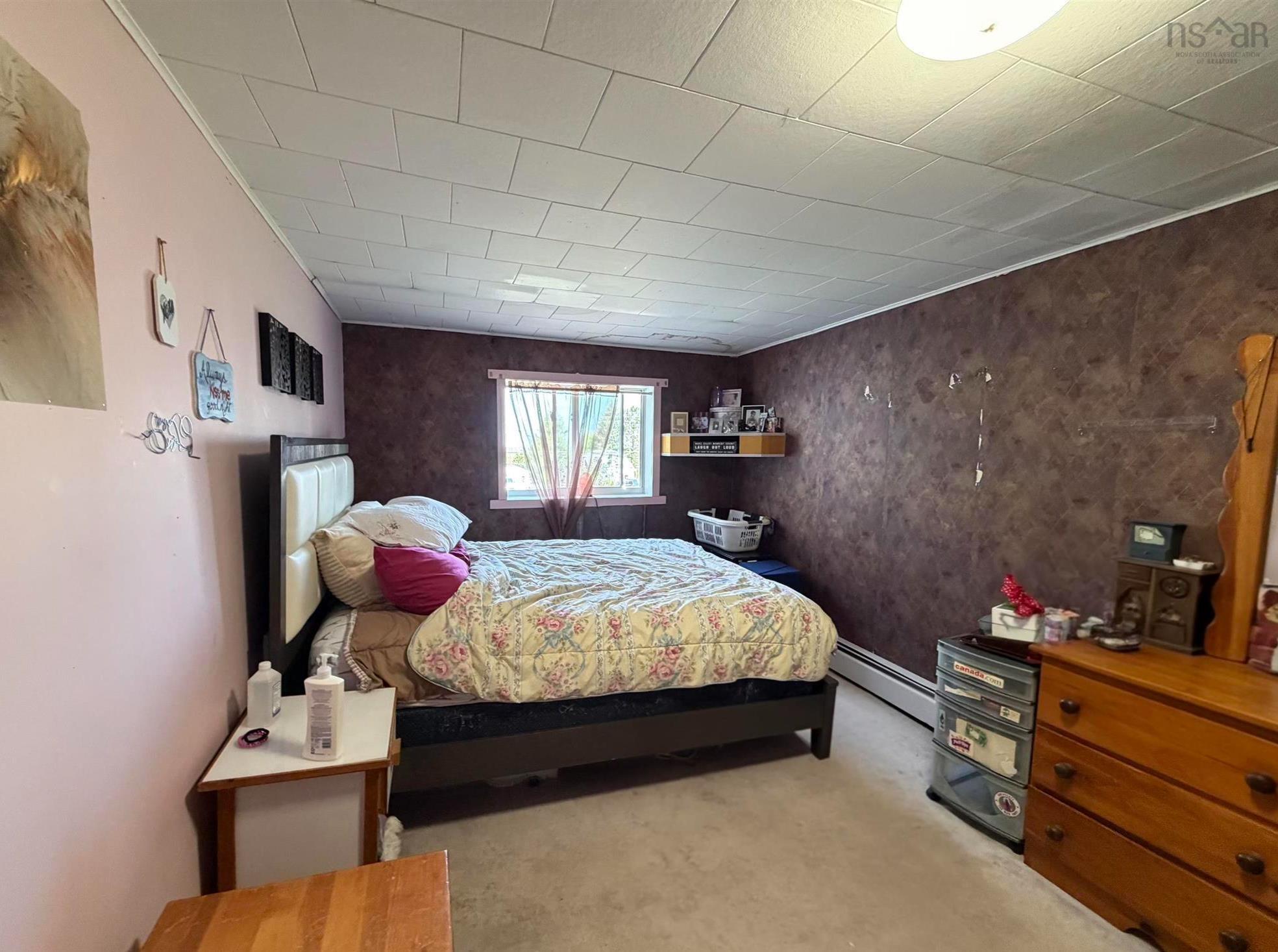 $339,900.00: 98 Victoria Street W, Amherst