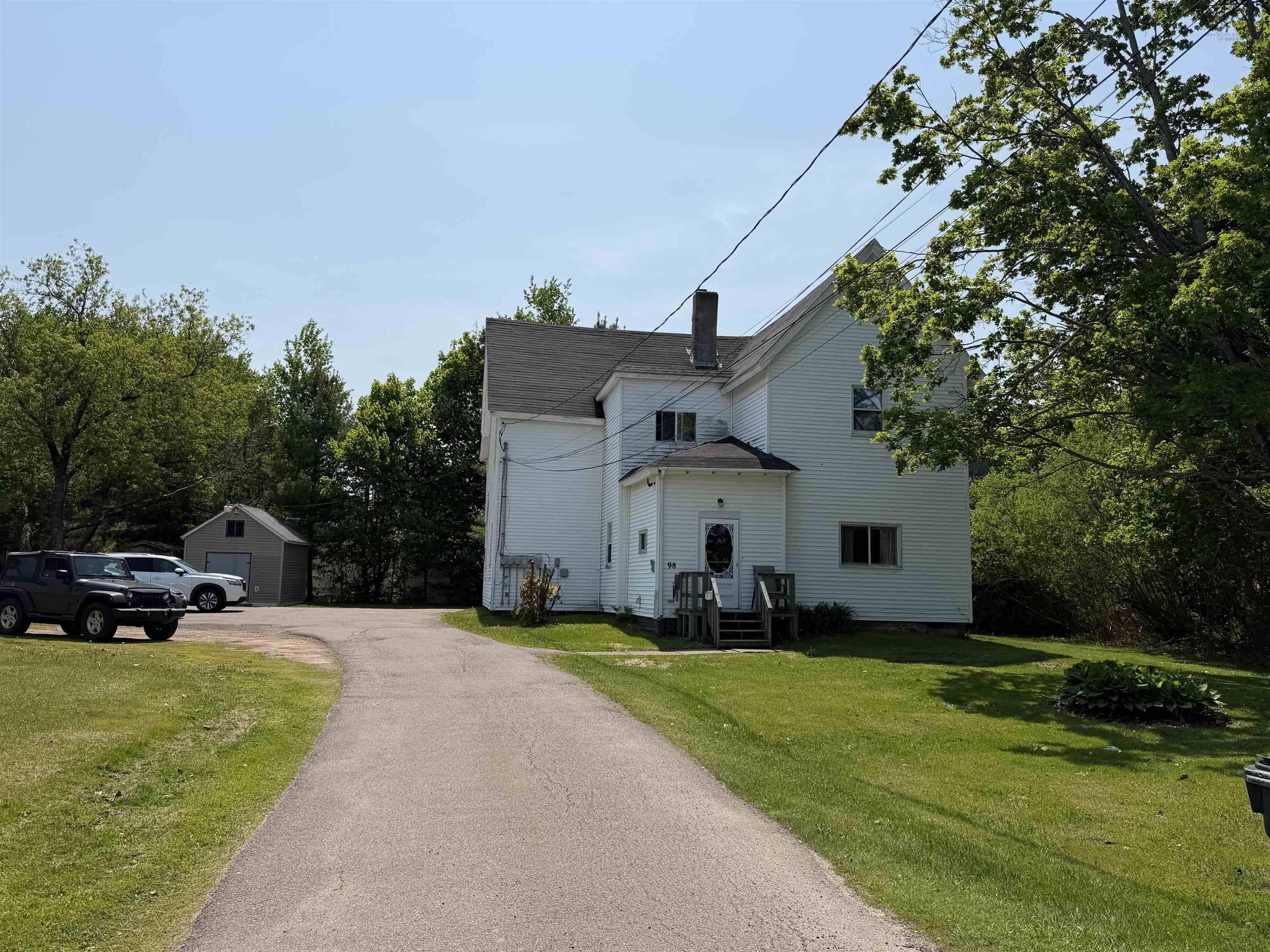 $339,900.00: 98 Victoria Street W, Amherst