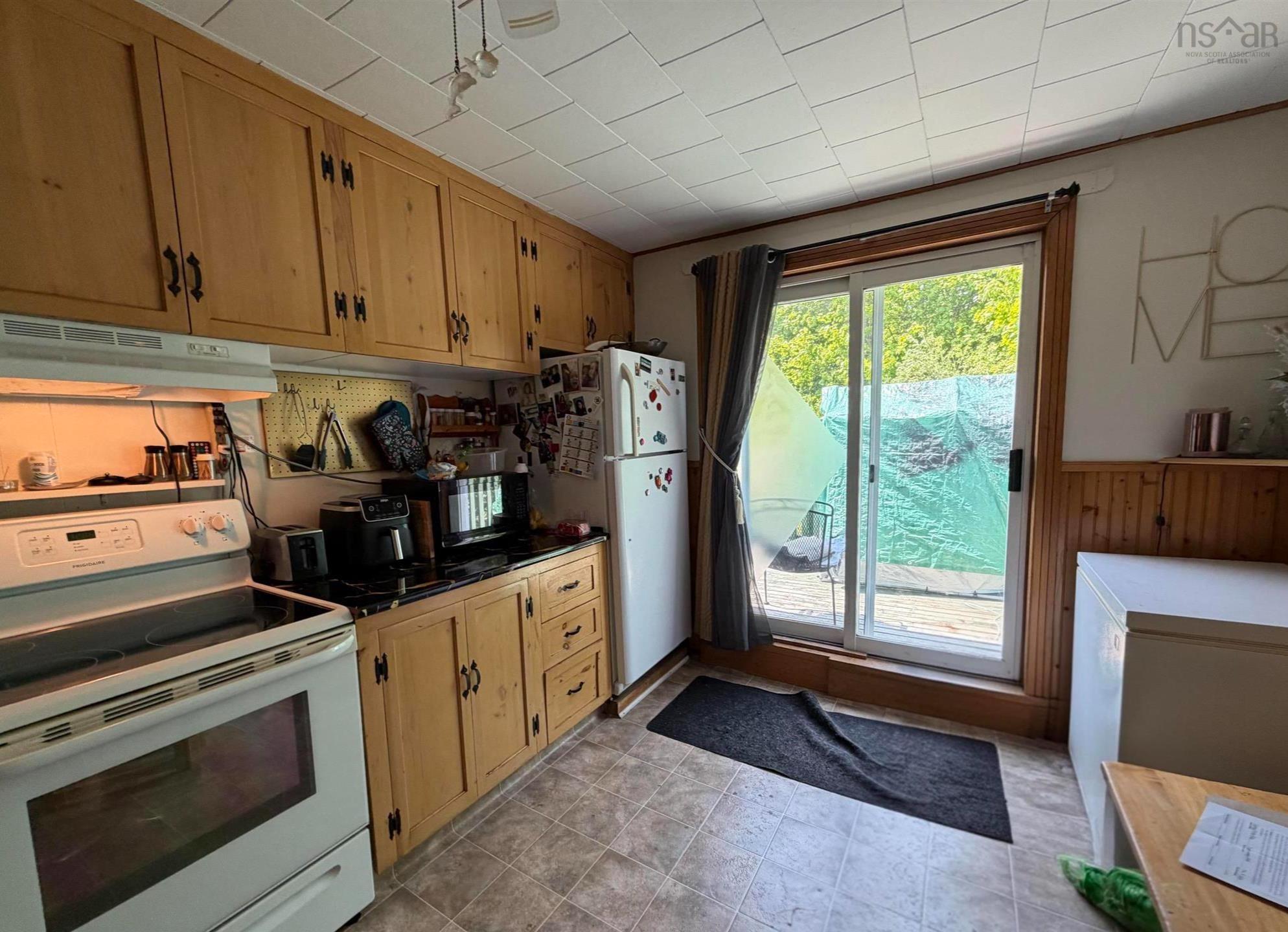$339,900.00: 98 Victoria Street W, Amherst