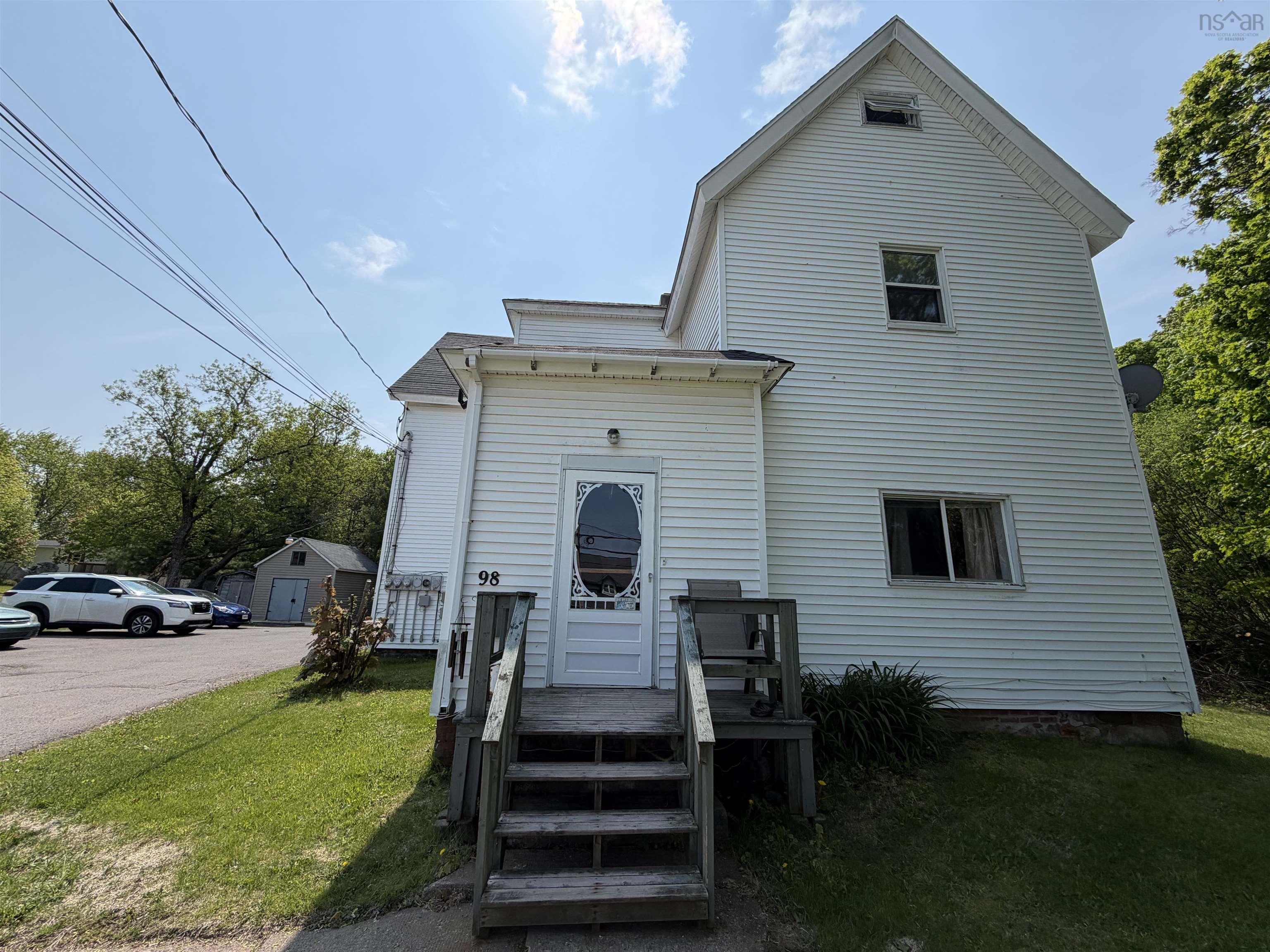$339,900.00: 98 Victoria Street W, Amherst