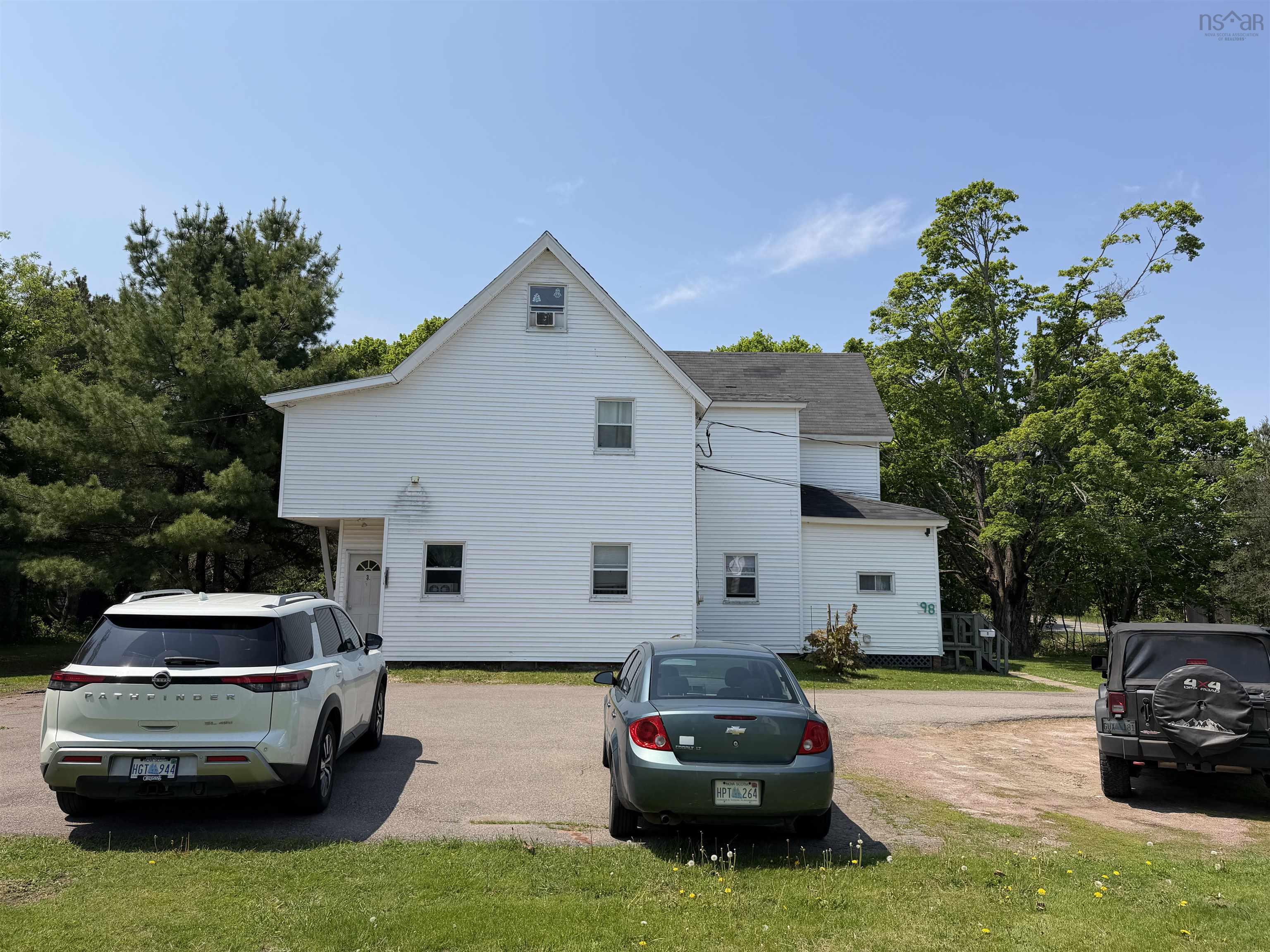 $339,900.00: 98 Victoria Street W, Amherst