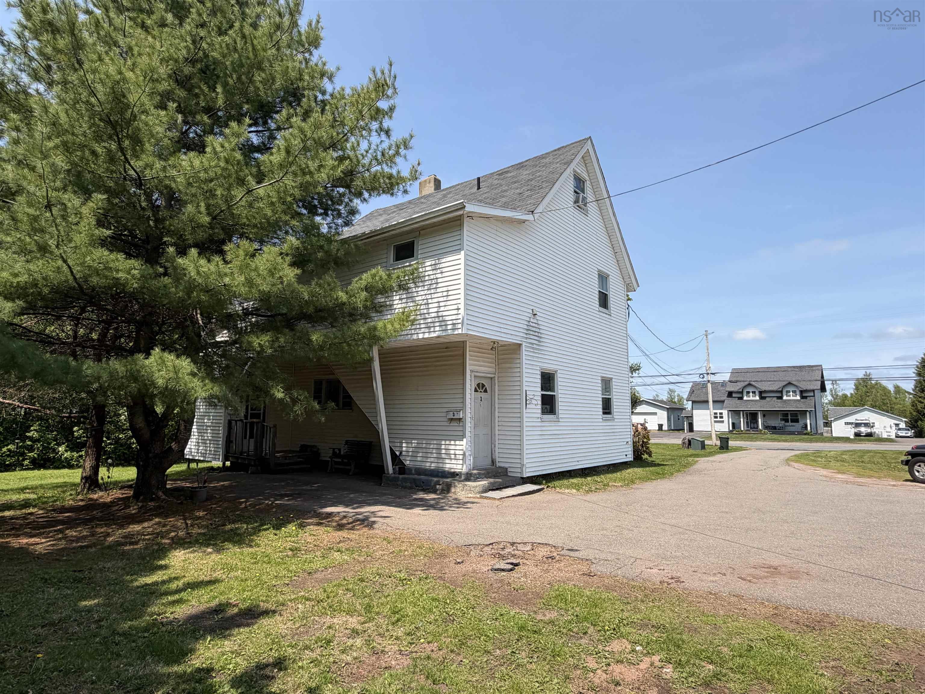 $339,900.00: 98 Victoria Street W, Amherst