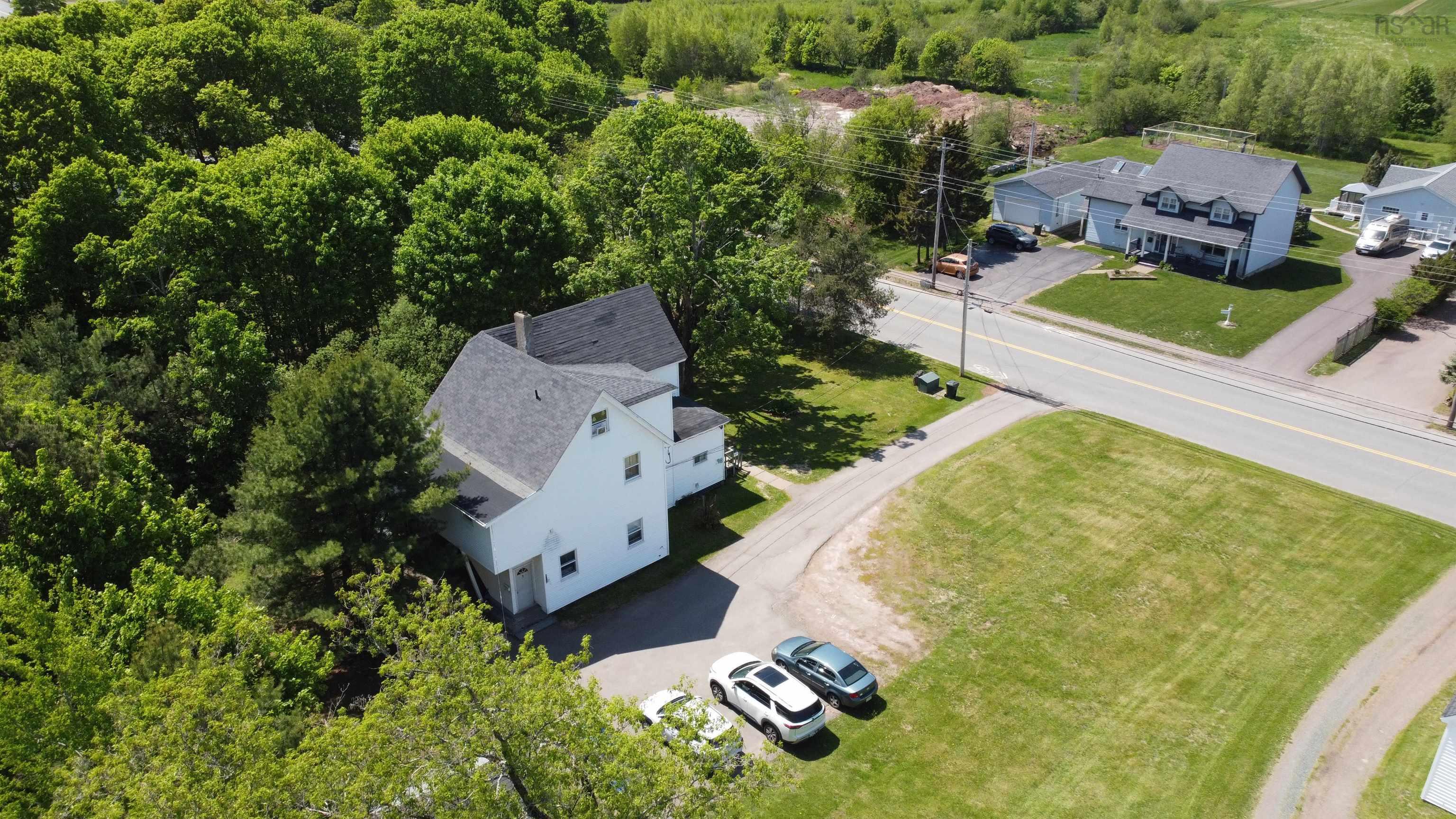 $339,900.00: 98 Victoria Street W, Amherst