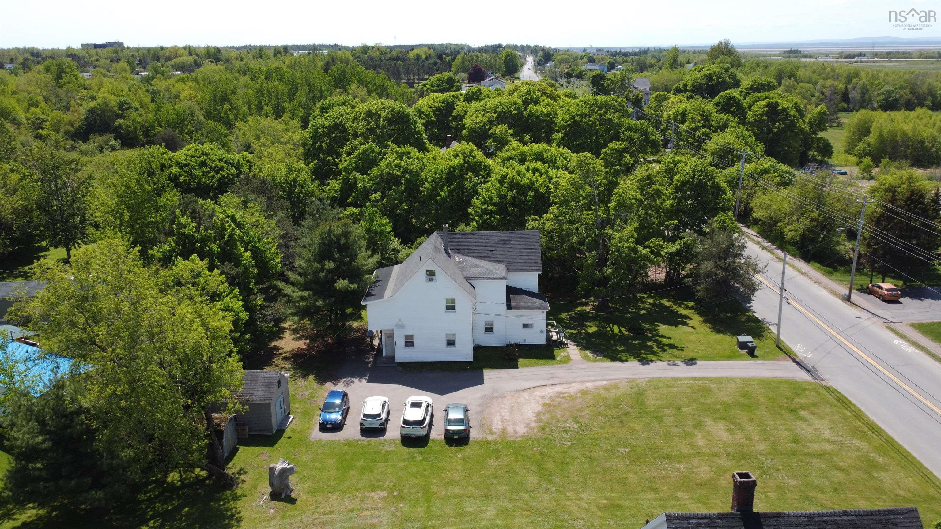 $339,900.00: 98 Victoria Street W, Amherst