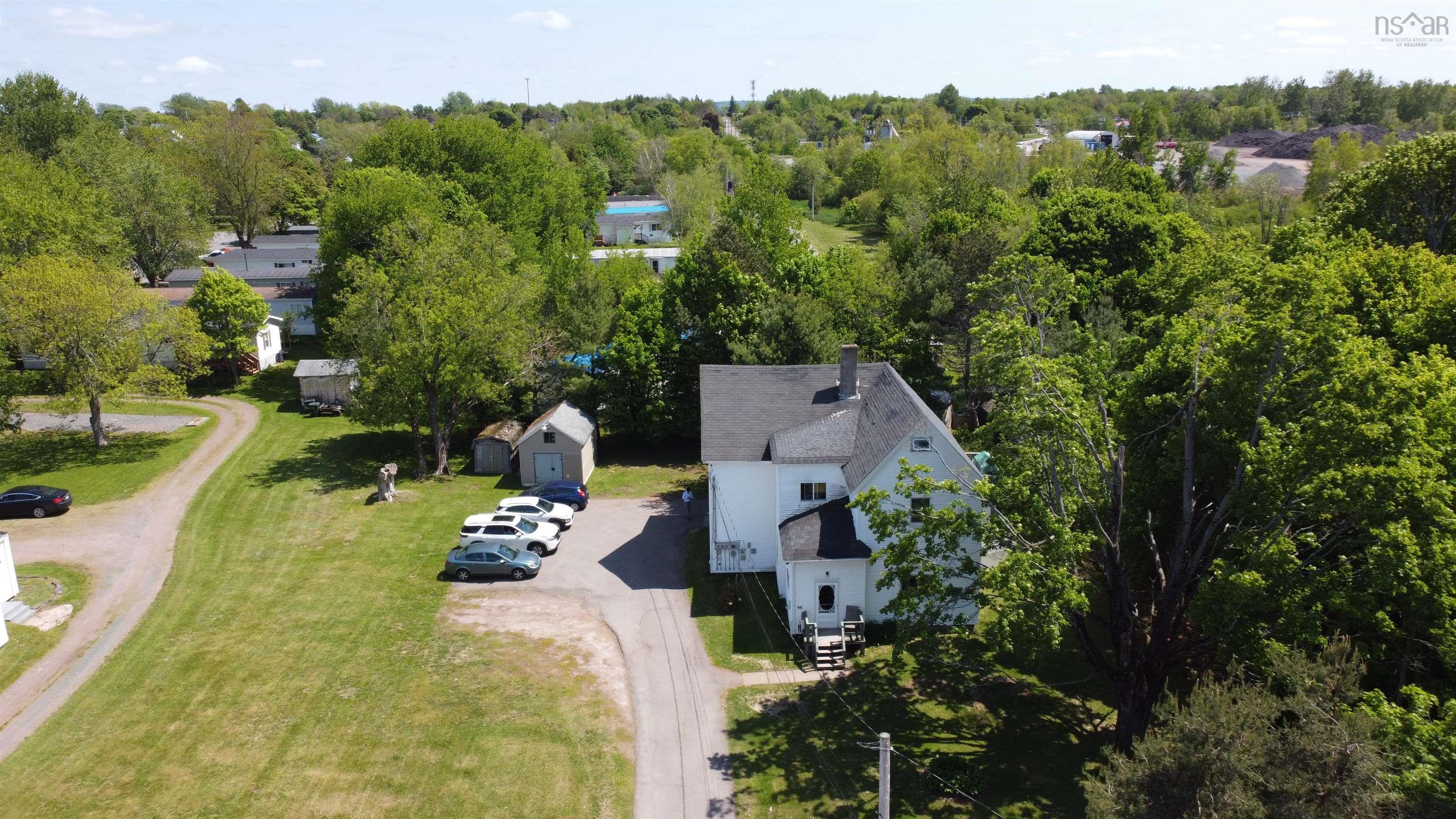 $339,900.00: 98 Victoria Street W, Amherst