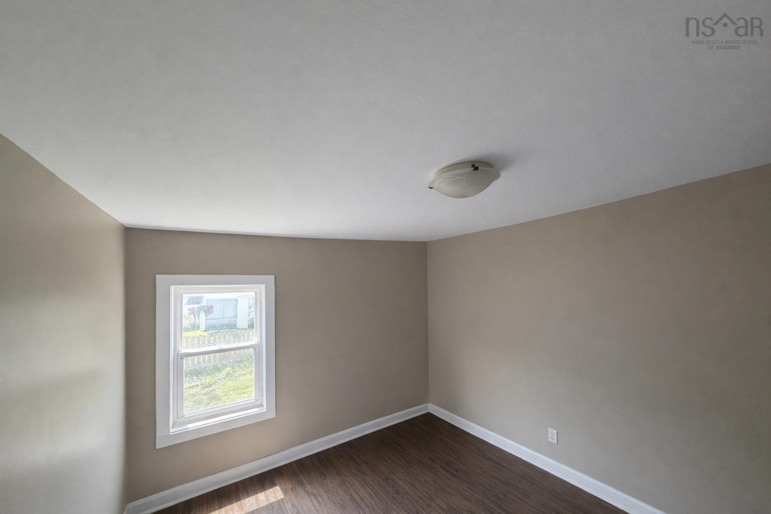 $339,900.00: 98 Victoria Street W, Amherst