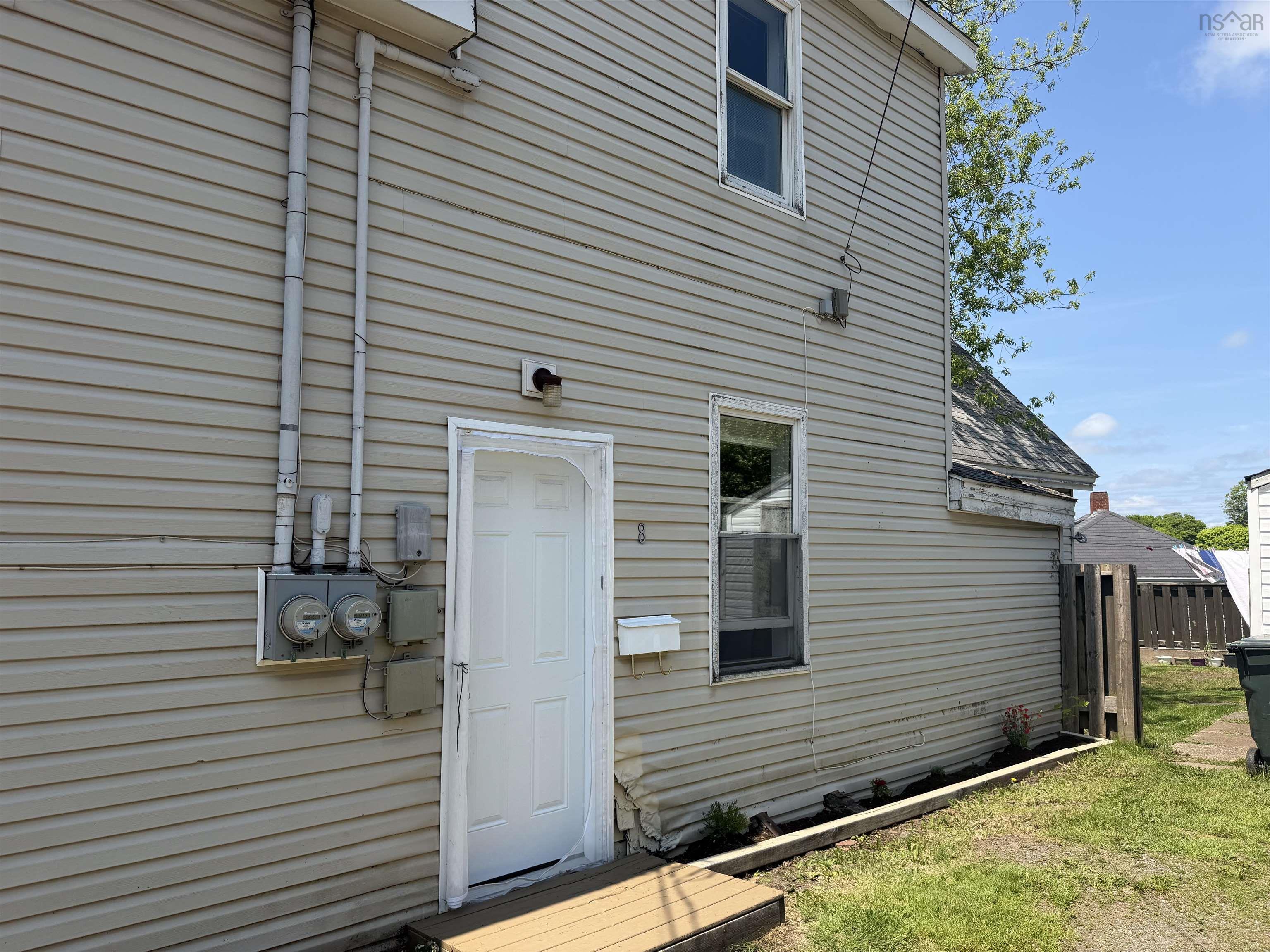 $209,900.00: 8 East Pleasant Street, Amherst