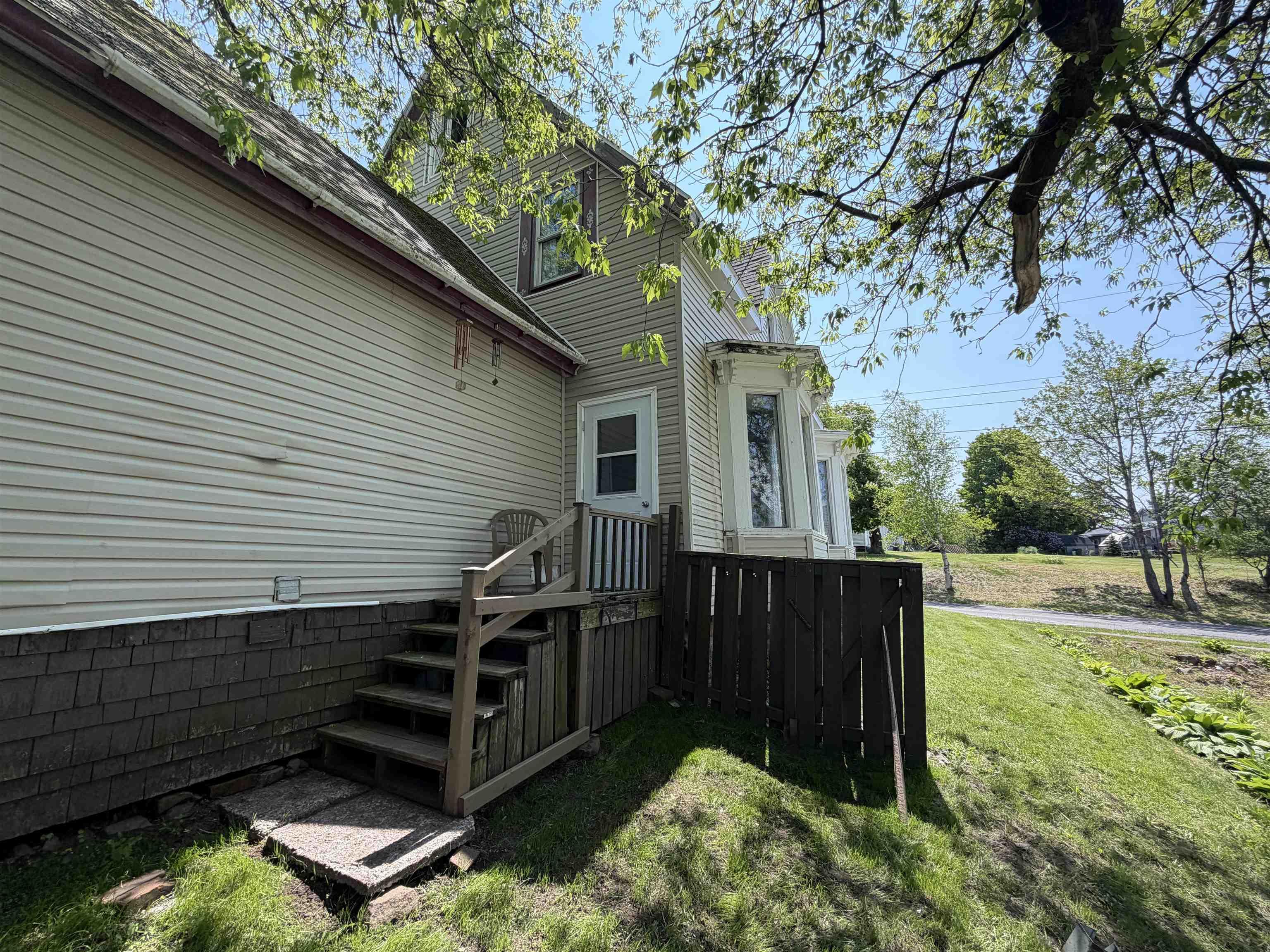 $209,900.00: 8 East Pleasant Street, Amherst