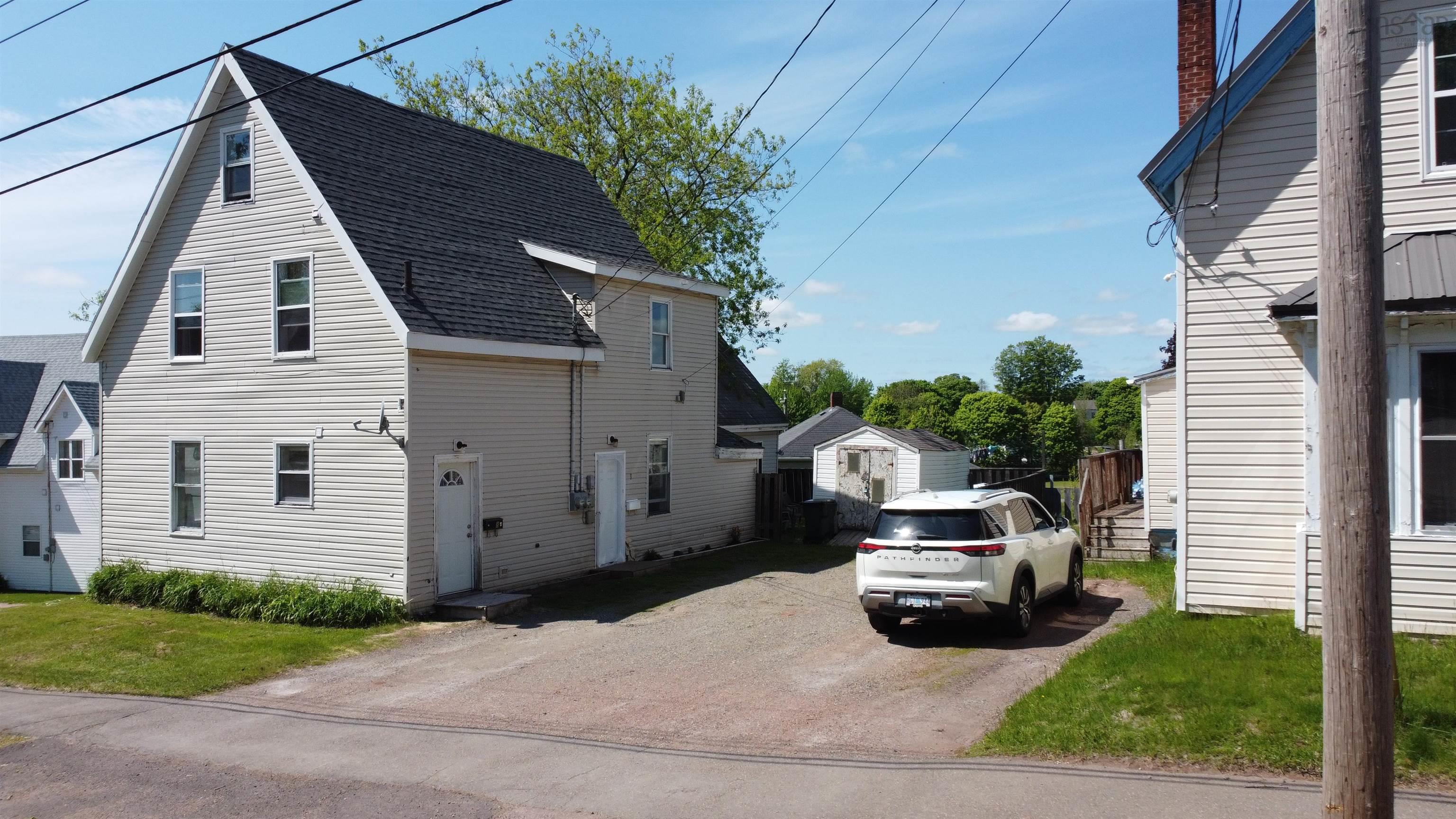 $209,900.00: 8 East Pleasant Street, Amherst