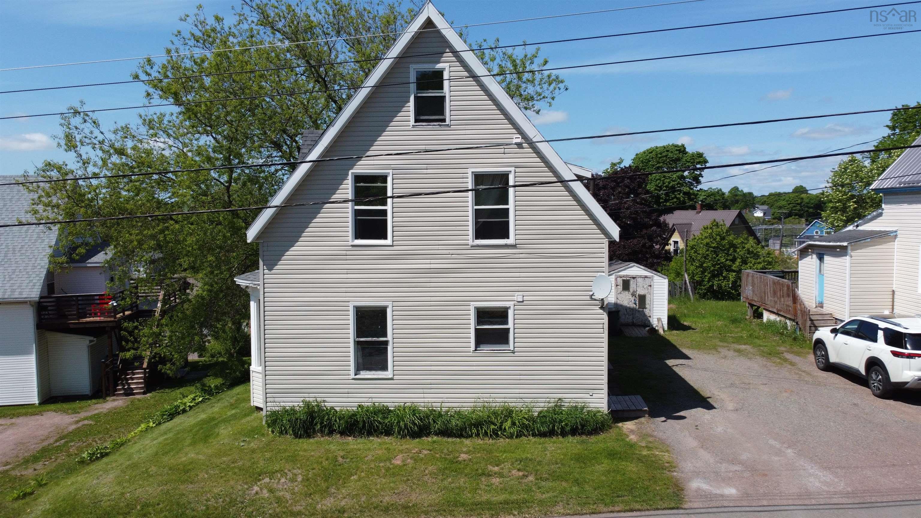$209,900.00: 8 East Pleasant Street, Amherst