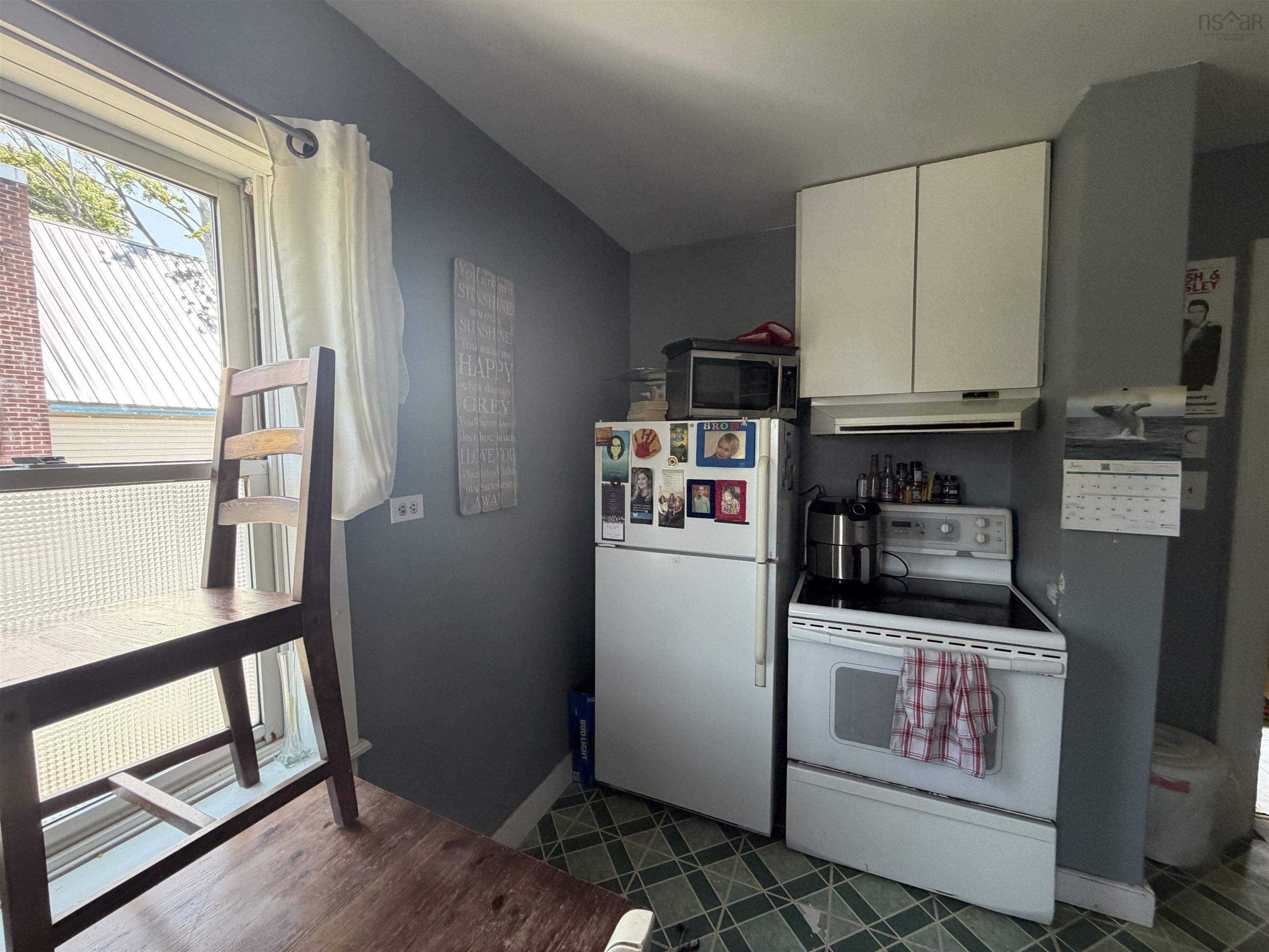 $209,900.00: 8 East Pleasant Street, Amherst