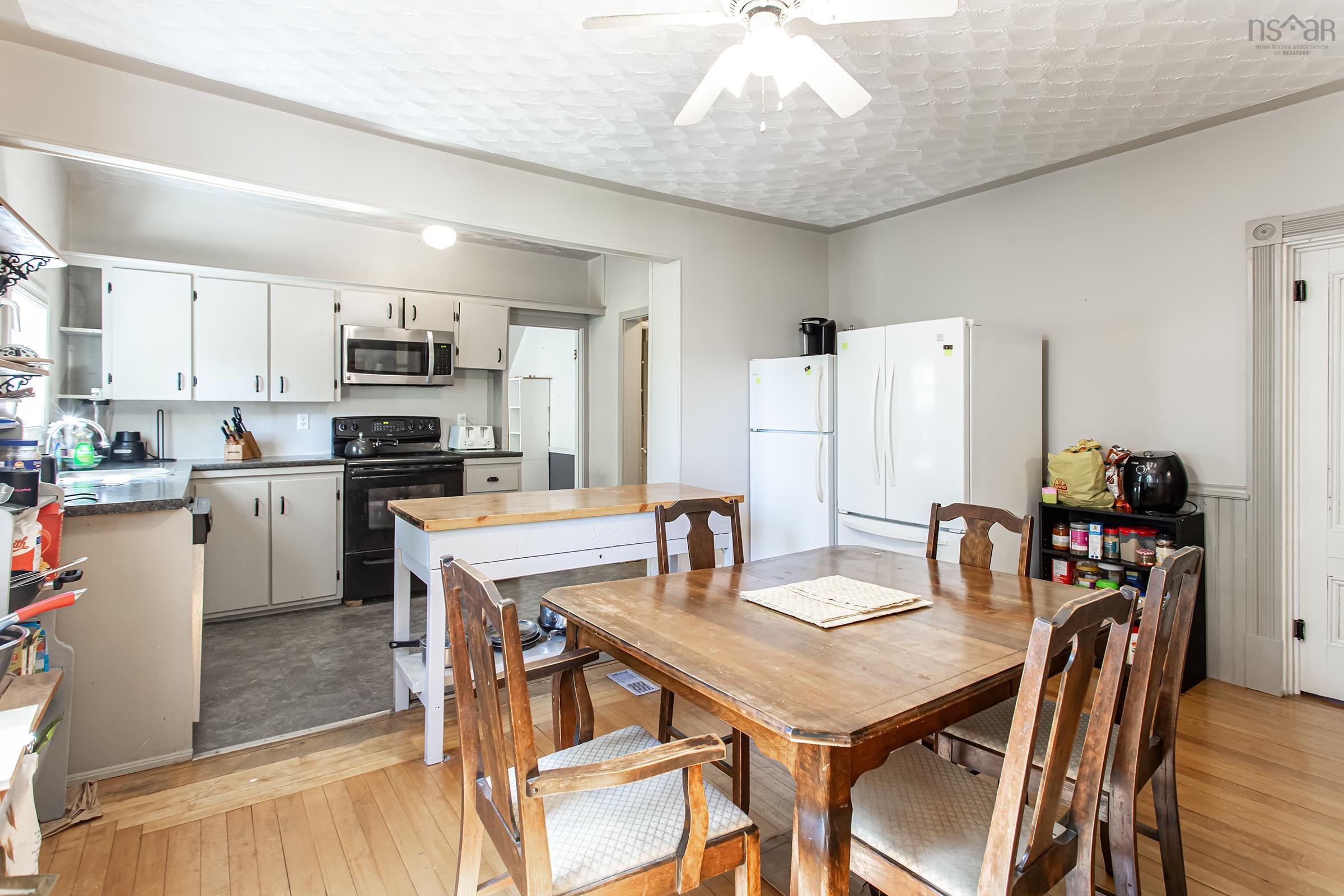 $424,500.00: 540 Main Street, Lawrencetown