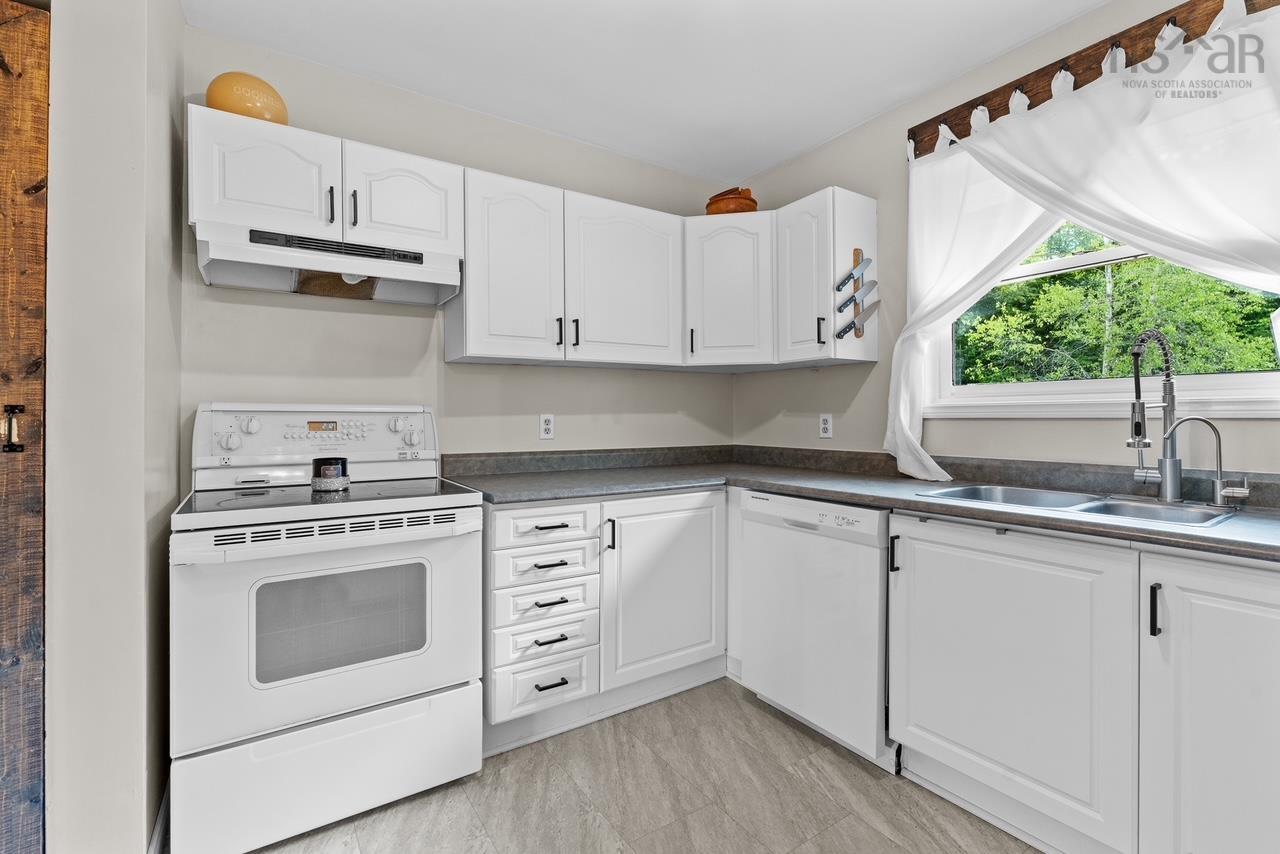 $469,900.00: 1199 Antrim Road, Carrolls Corner